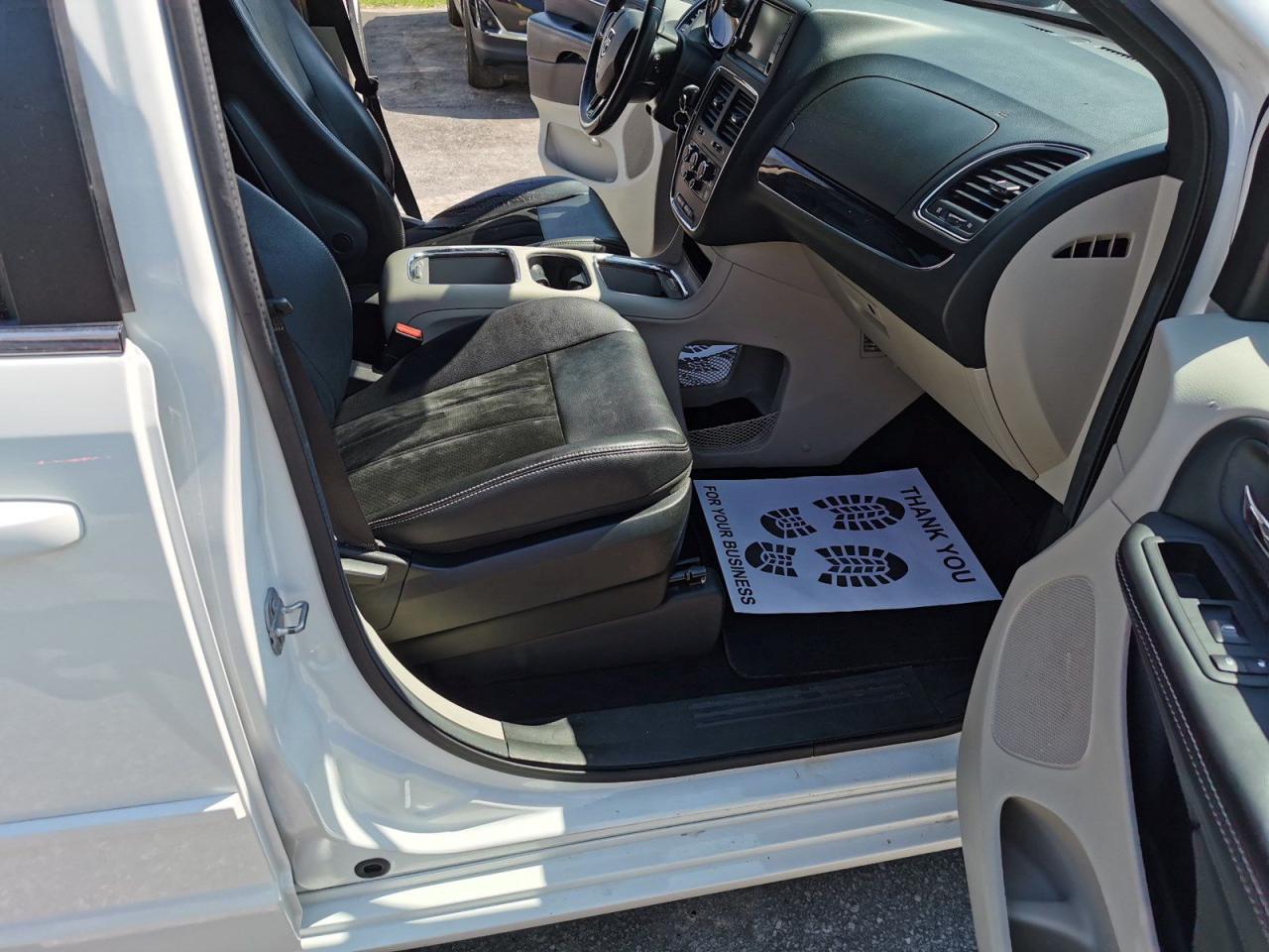 2017 Dodge Grand Caravan SE Plus - Photo #31