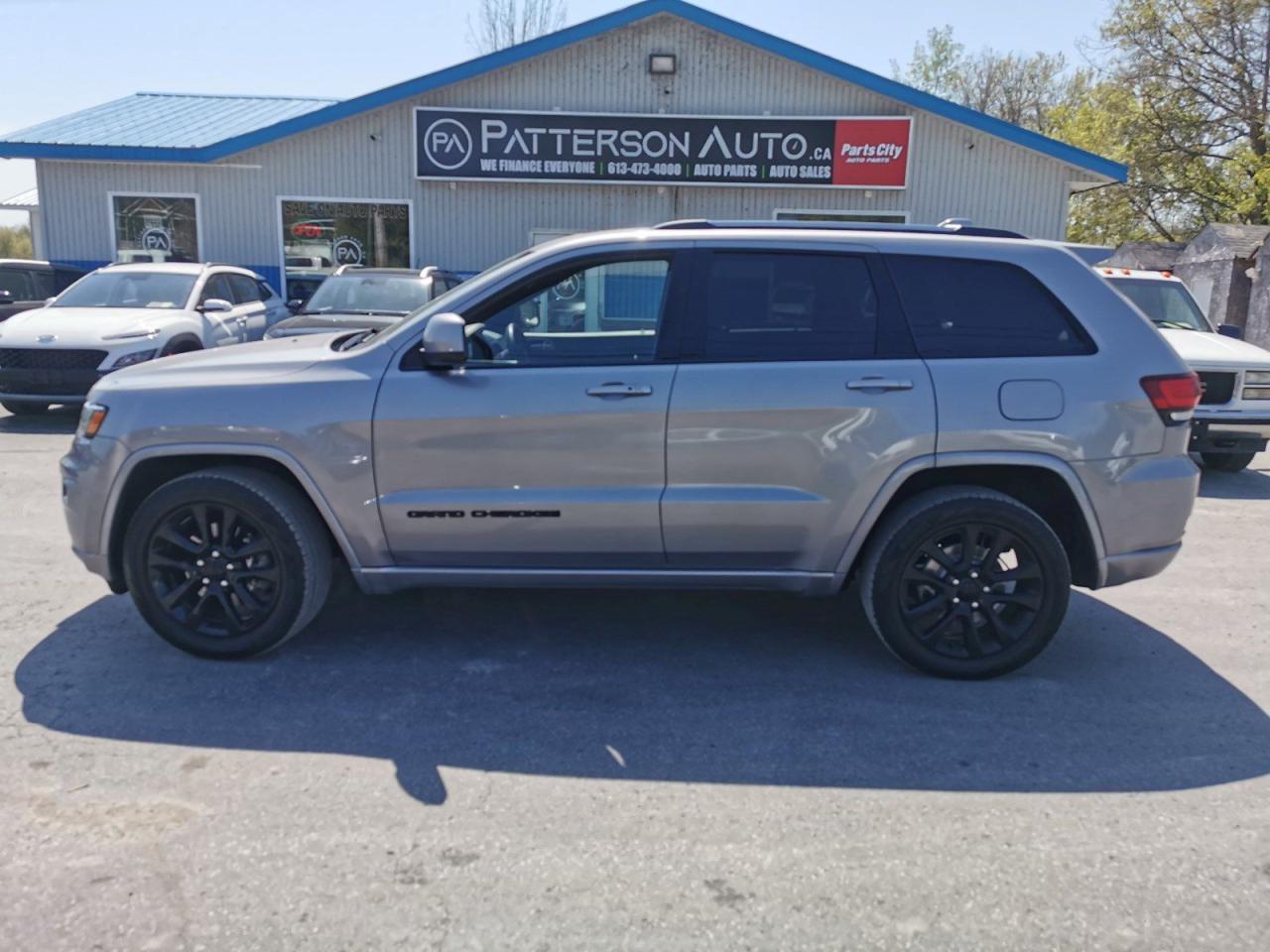 2021 Jeep Grand Cherokee Laredo - Photo #8