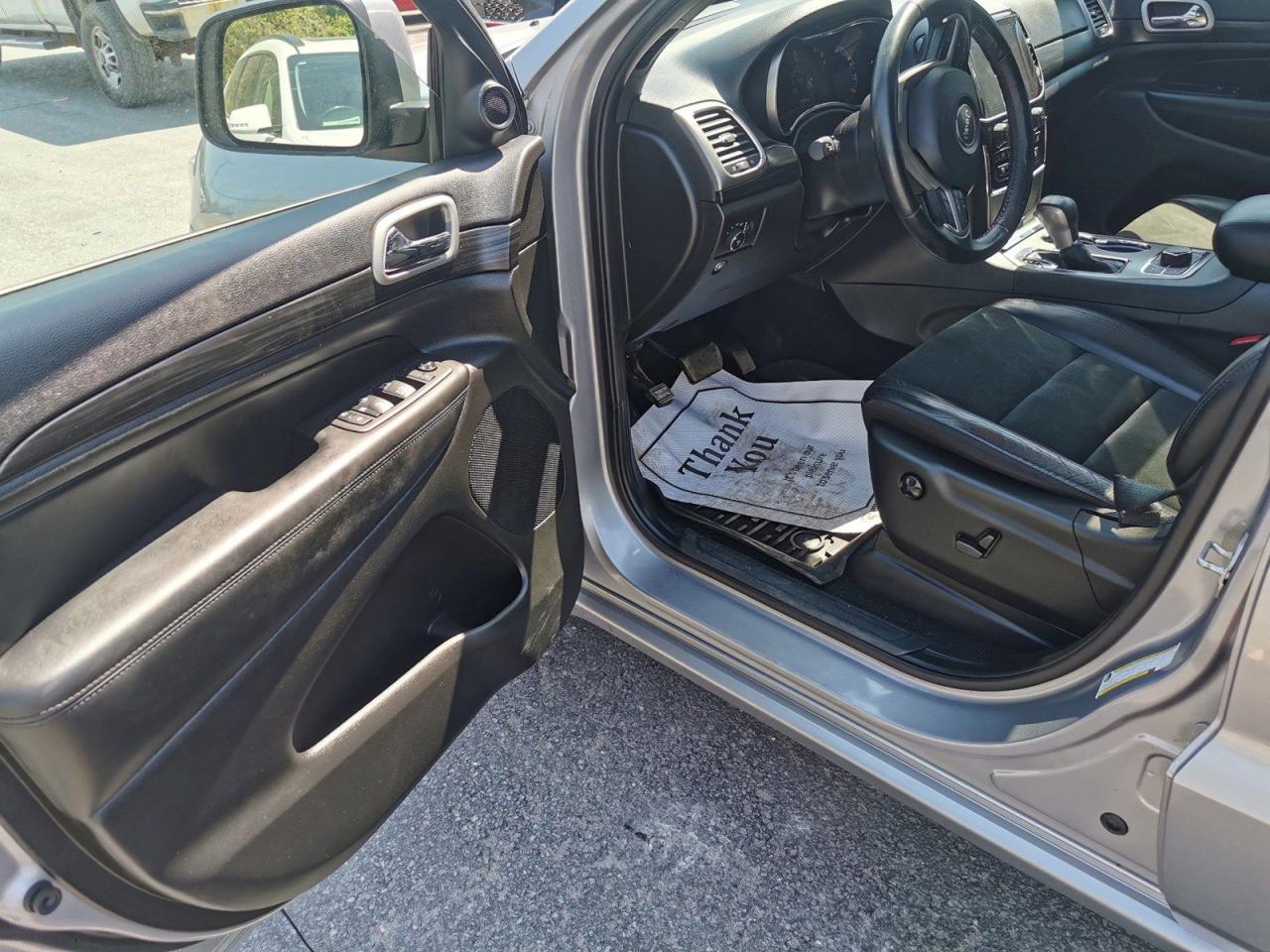 2021 Jeep Grand Cherokee Laredo - Photo #10