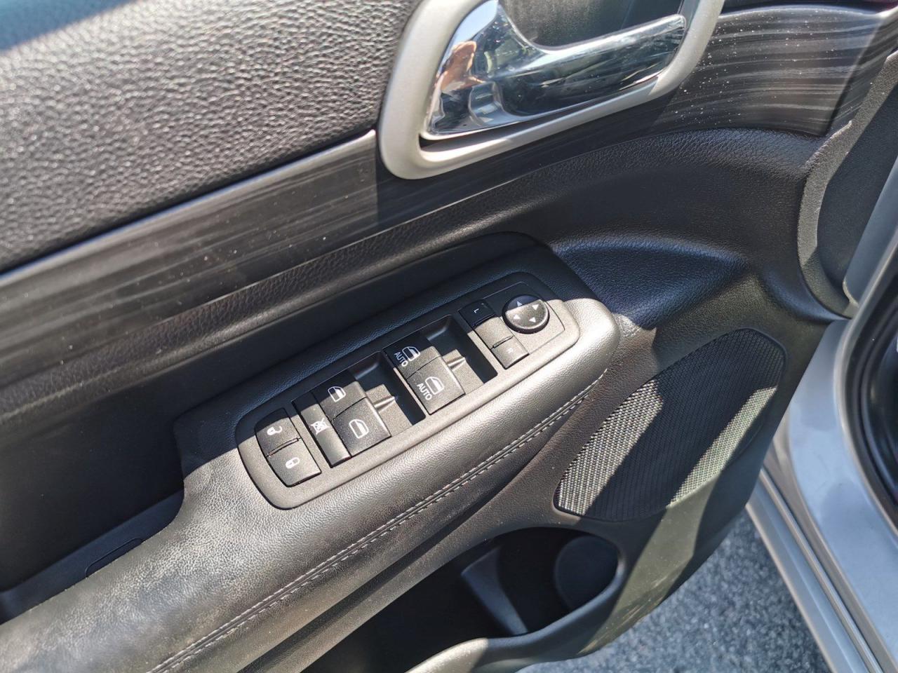 2021 Jeep Grand Cherokee Laredo - Photo #11