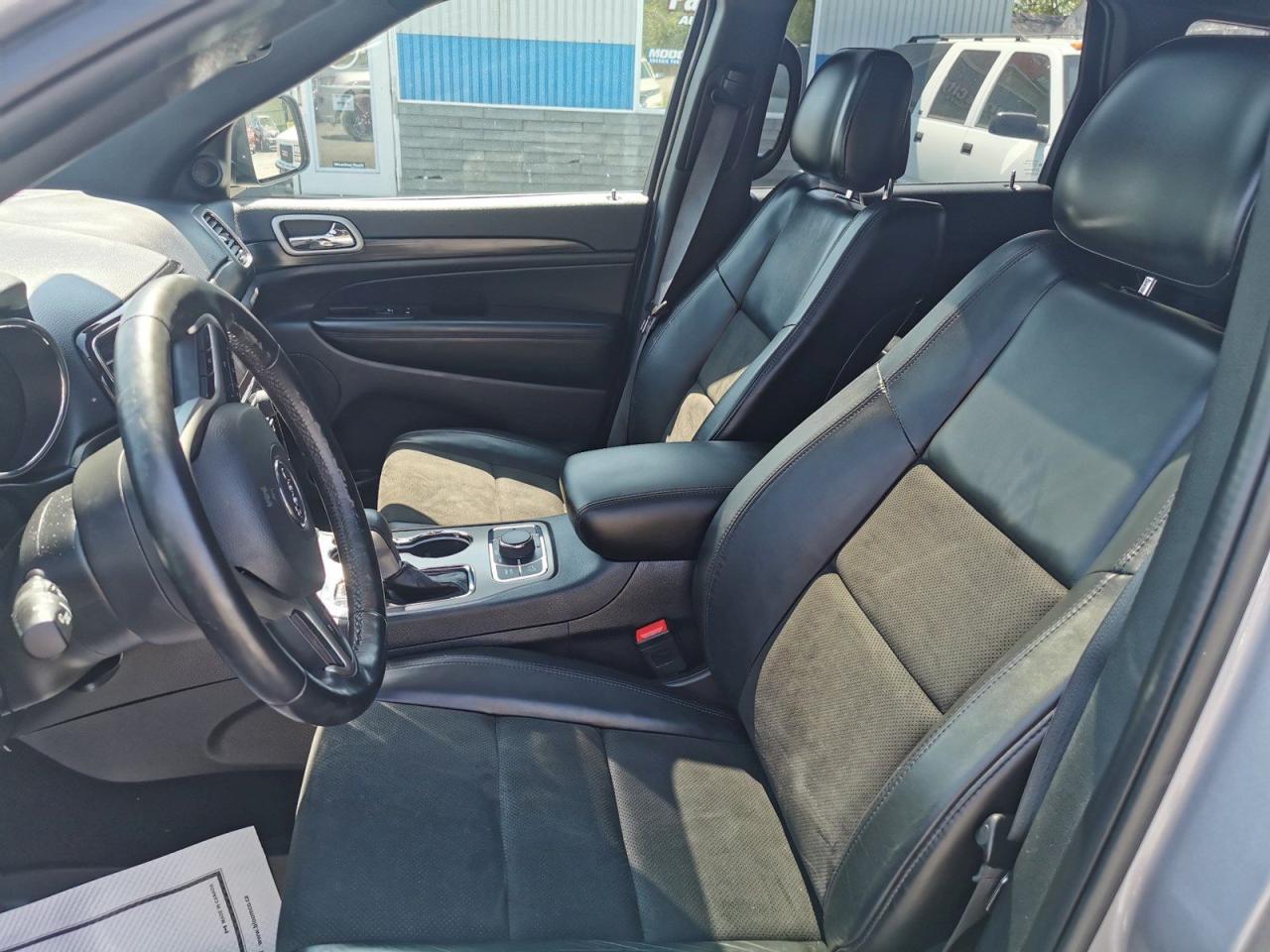 2021 Jeep Grand Cherokee Laredo - Photo #13