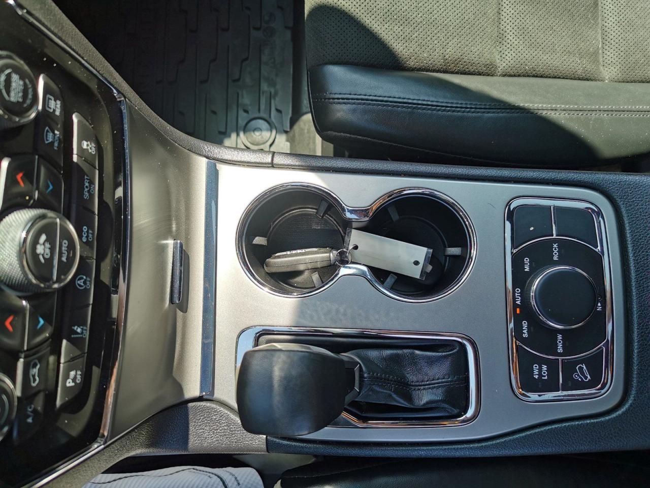 2021 Jeep Grand Cherokee Laredo - Photo #21