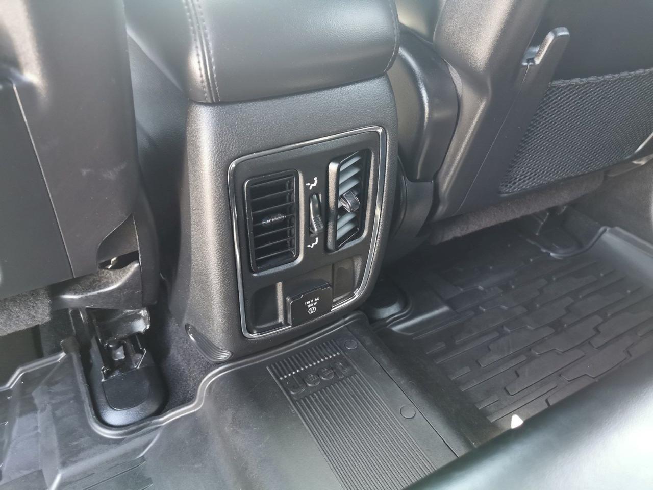 2021 Jeep Grand Cherokee Laredo - Photo #27