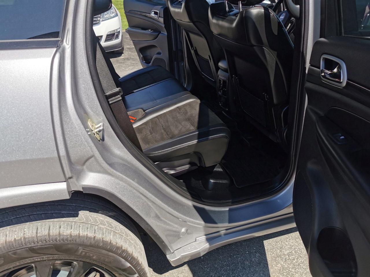 2021 Jeep Grand Cherokee Laredo - Photo #31