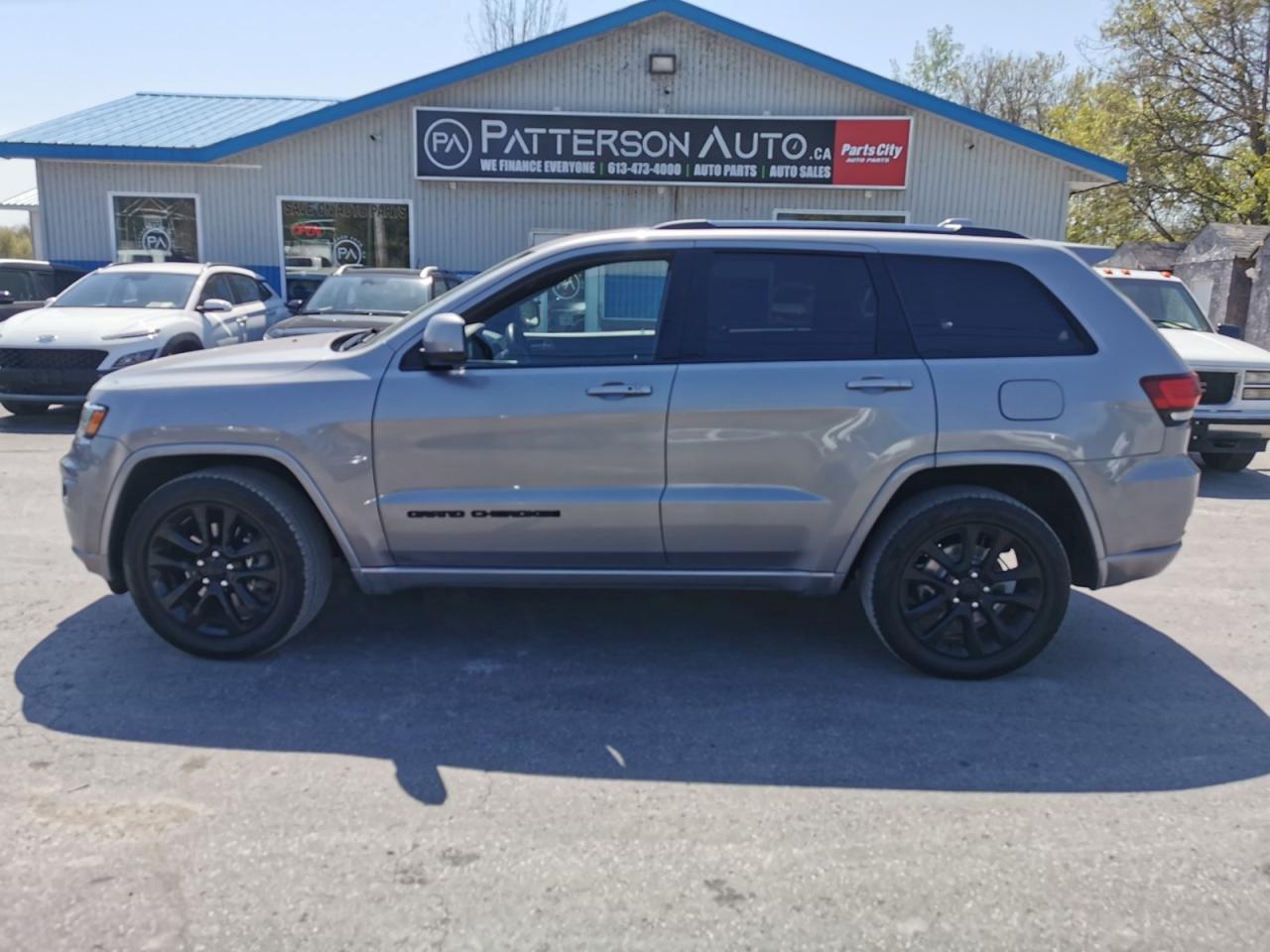 2021 Jeep Grand Cherokee Laredo - Photo #8