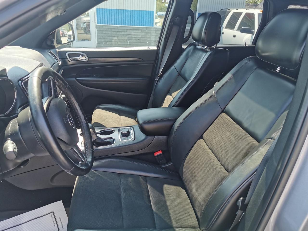 2021 Jeep Grand Cherokee Laredo - Photo #13