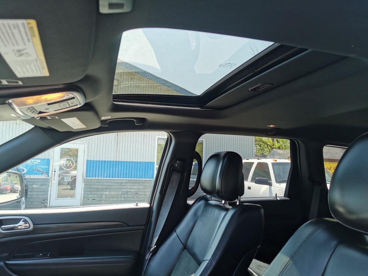 2021 Jeep Grand Cherokee Laredo - Photo #14