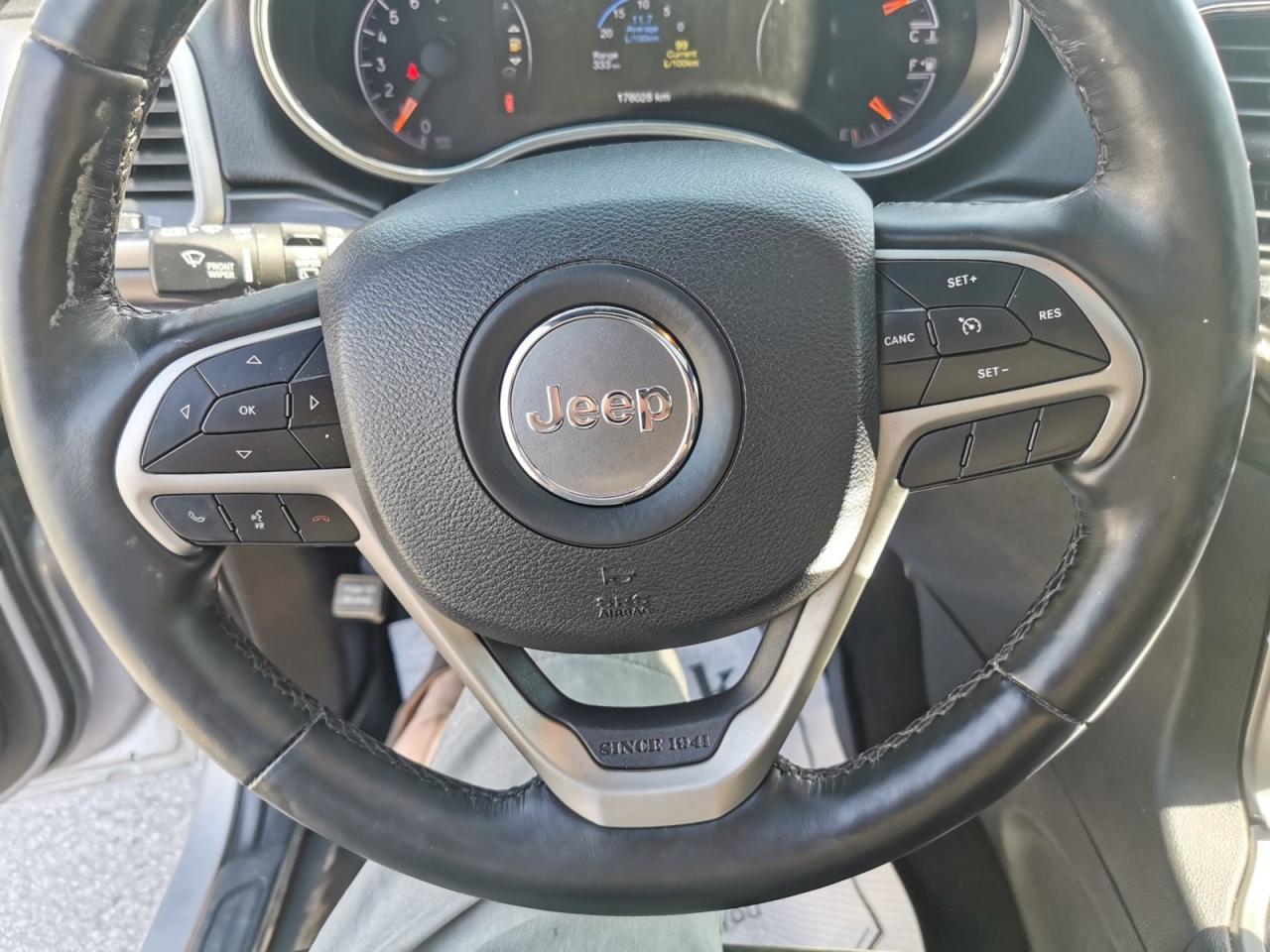 2021 Jeep Grand Cherokee Laredo - Photo #15
