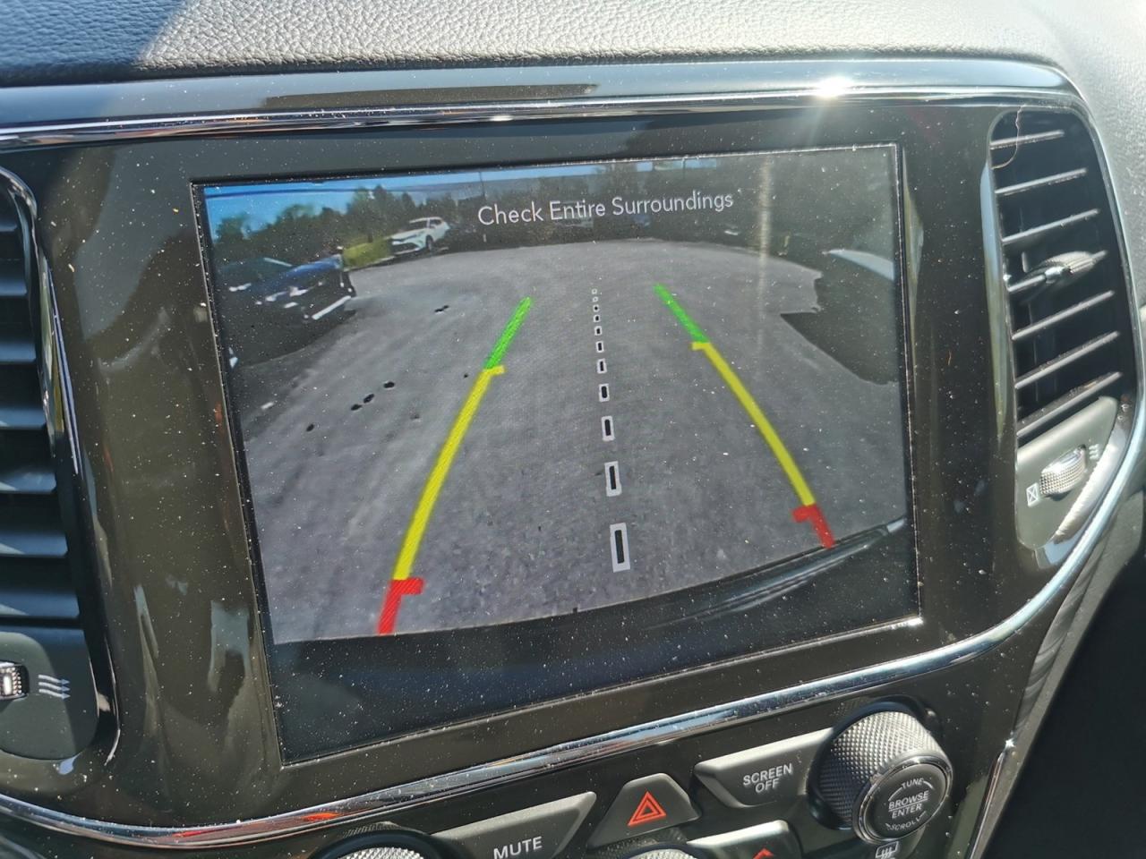 2021 Jeep Grand Cherokee Laredo - Photo #23