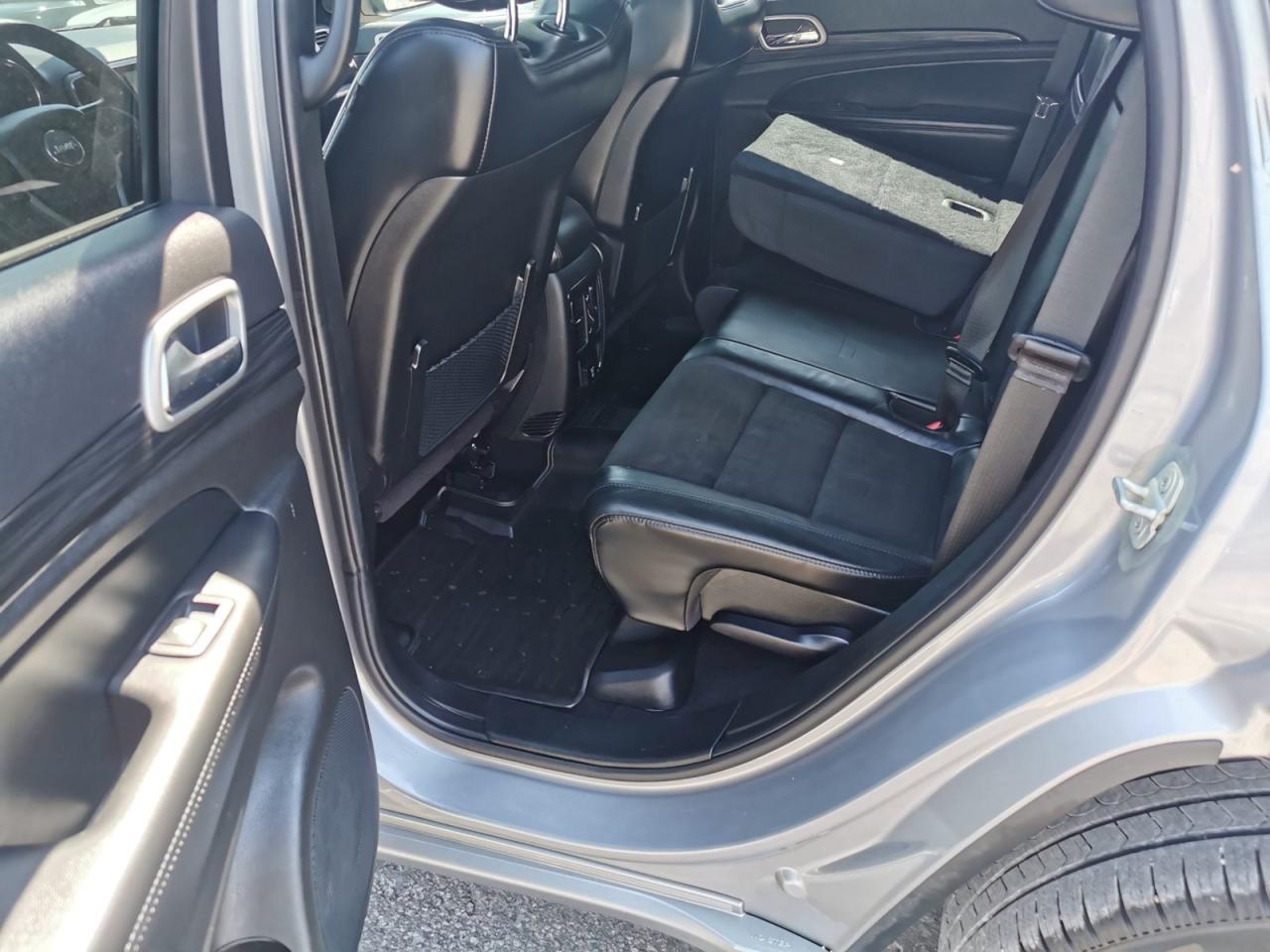 2021 Jeep Grand Cherokee Laredo - Photo #25