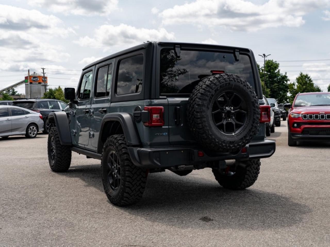 2025 Jeep Wrangler 4xe Willys Photo4