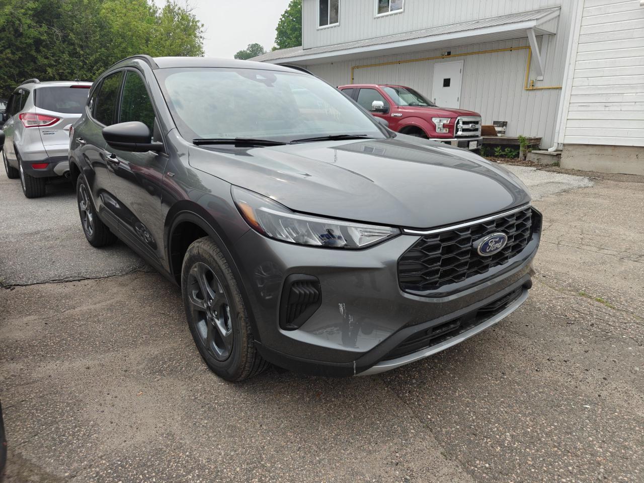 2025 Ford Escape ST-Line AWD Photo3