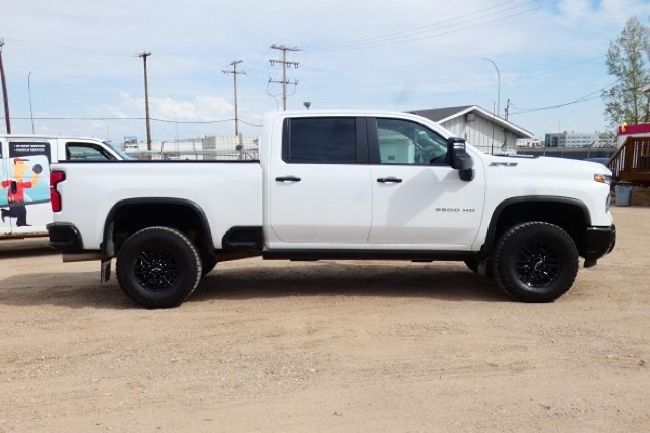 2025 Chevrolet Silverado 2500 ZR2 DSL w/H&C L, S/R, NAV, RVM+BUC, PRB, HUD - Photo #5