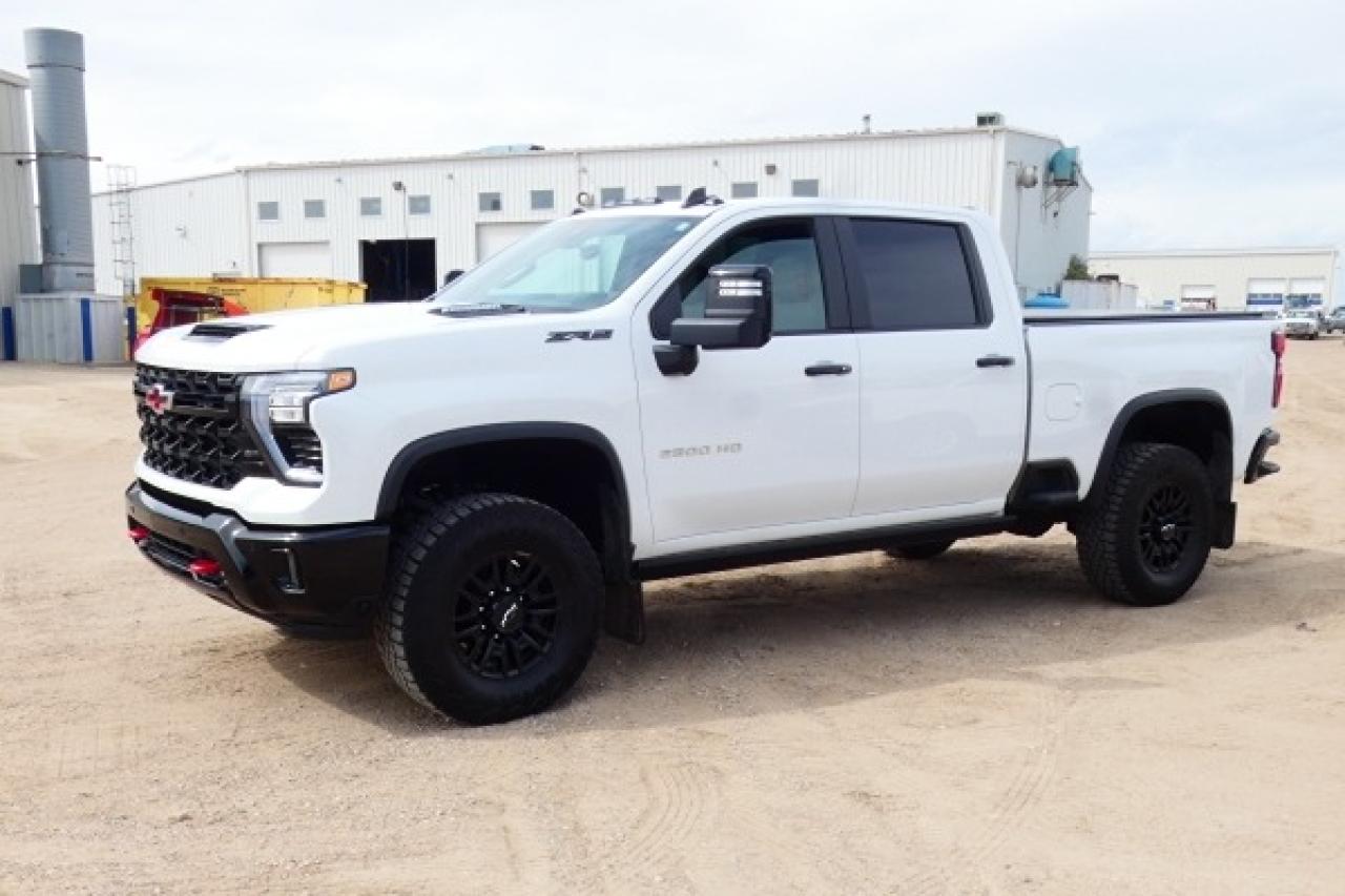 2025 Chevrolet Silverado 2500 ZR2 DSL w/H&C L, S/R, NAV, RVM+BUC, PRB, HUD - Photo #2