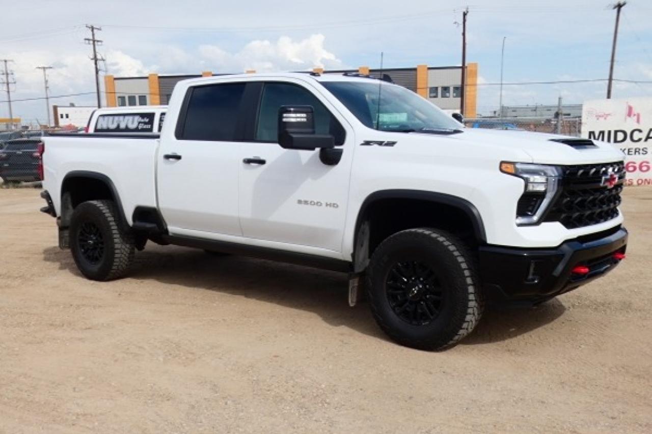 2025 Chevrolet Silverado 2500 ZR2 DSL w/H&C L, S/R, NAV, RVM+BUC, PRB, HUD - Photo #4