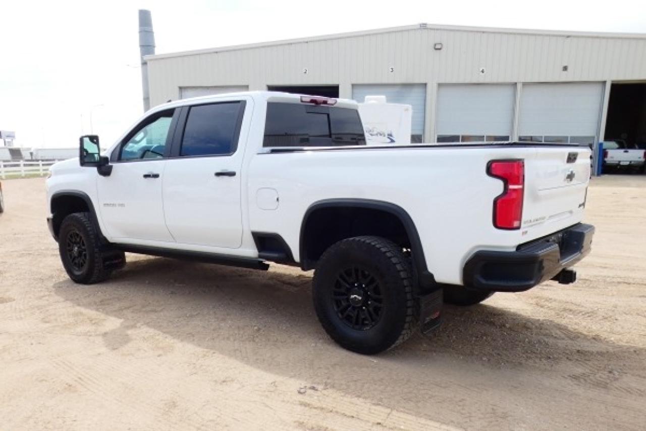 2025 Chevrolet Silverado 2500 ZR2 DSL w/H&C L, S/R, NAV, RVM+BUC, PRB, HUD - Photo #8