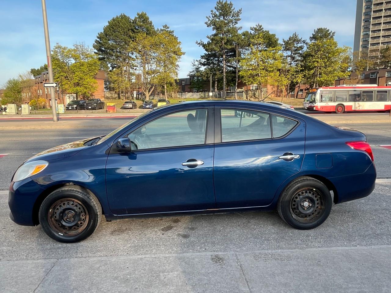 2012 Nissan Versa SV - Photo #4