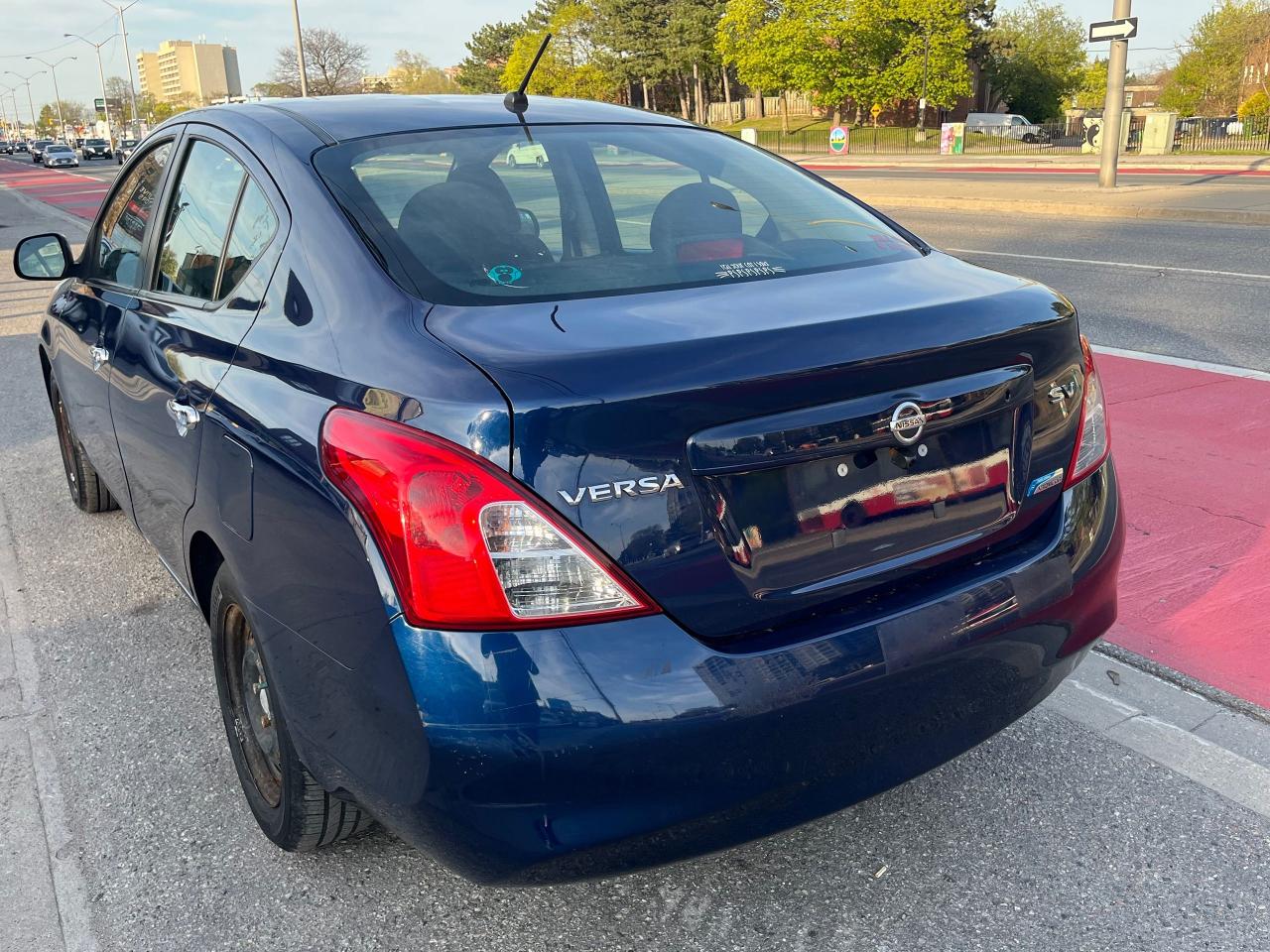 2012 Nissan Versa SV - Photo #5