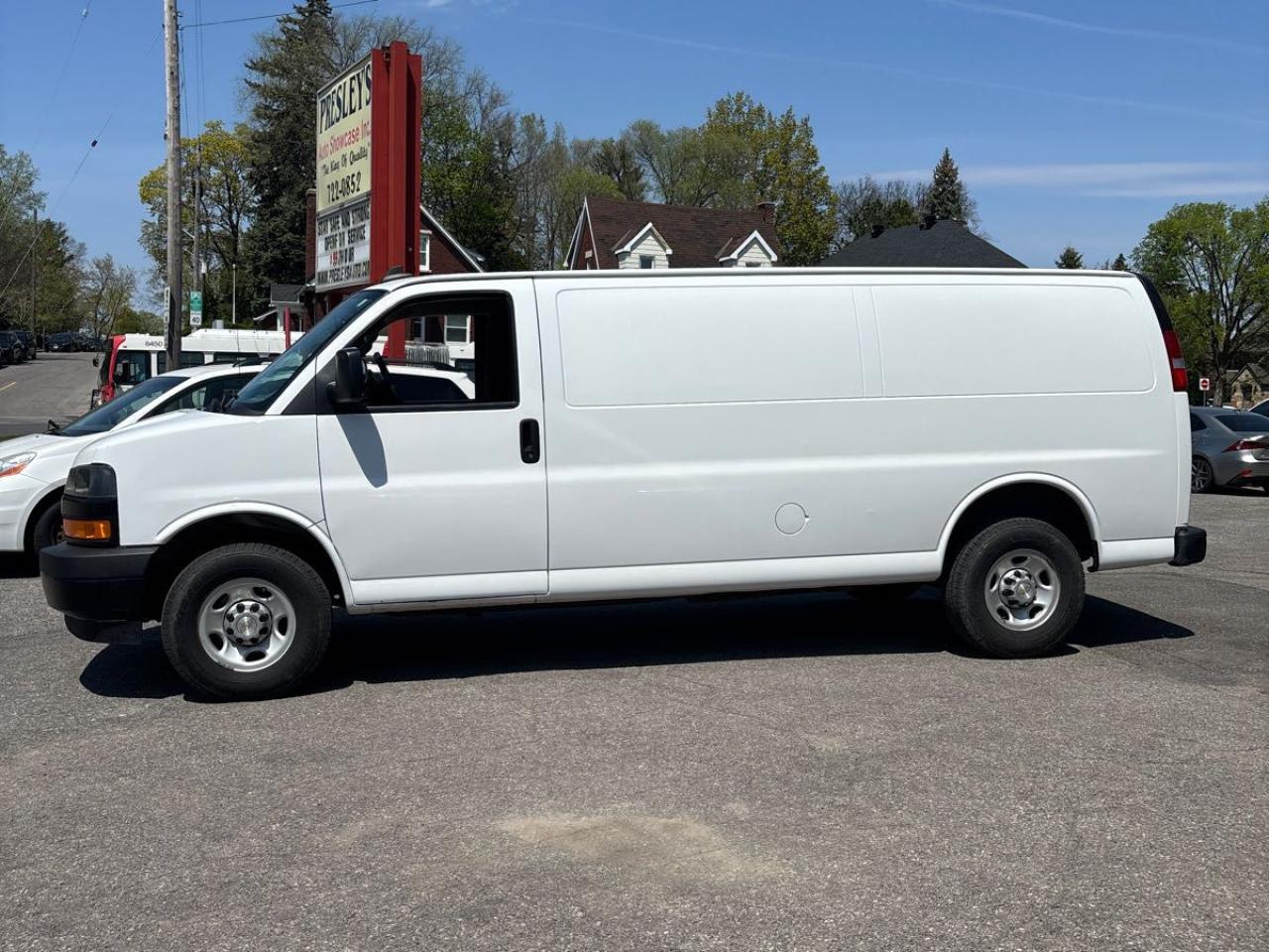 2021 Chevrolet Express Cargo Van RWD 2500 Ext 155" Photo2