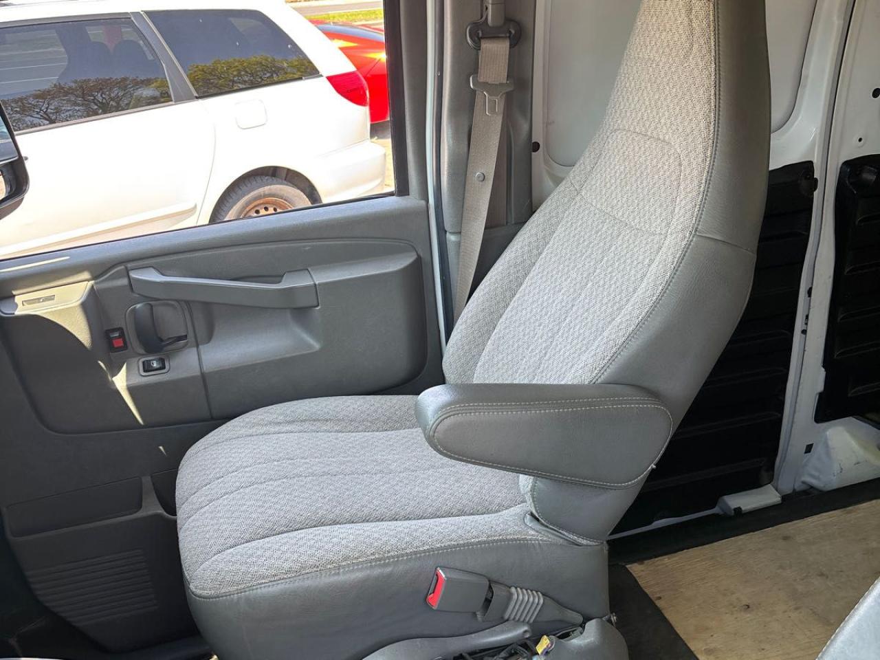 2021 Chevrolet Express Cargo Van RWD 2500 Ext 155" Photo14