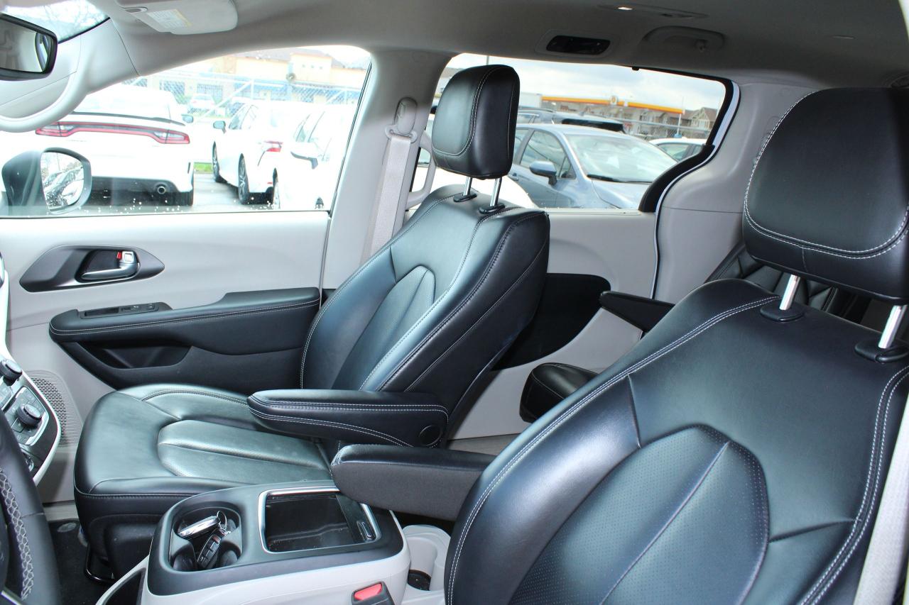 2023 Chrysler Pacifica Touring L - Photo #13
