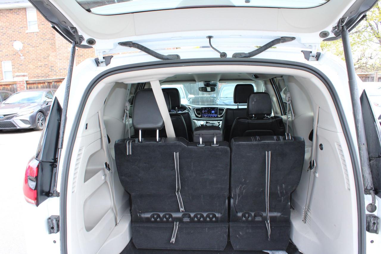 2023 Chrysler Pacifica Touring L - Photo #16