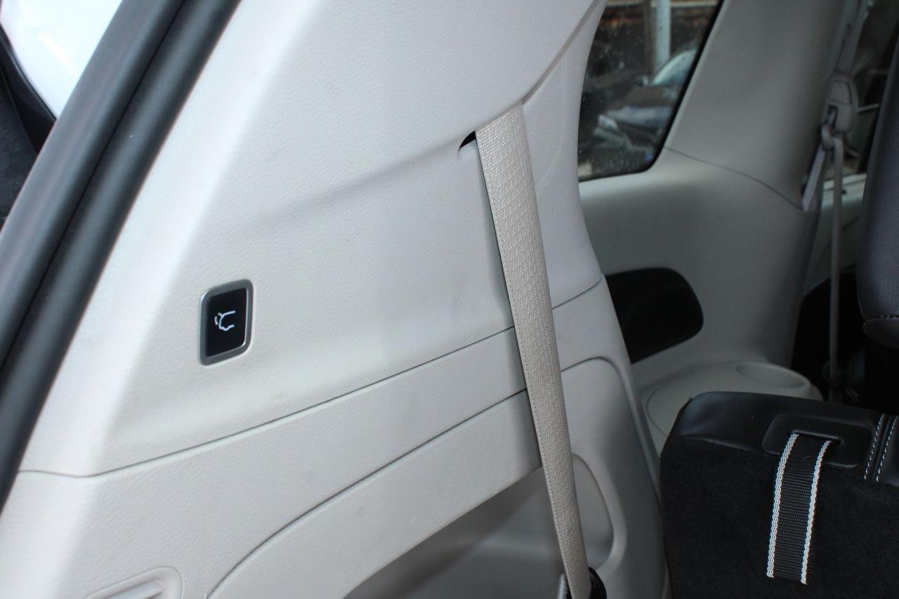 2023 Chrysler Pacifica Touring L - Photo #19