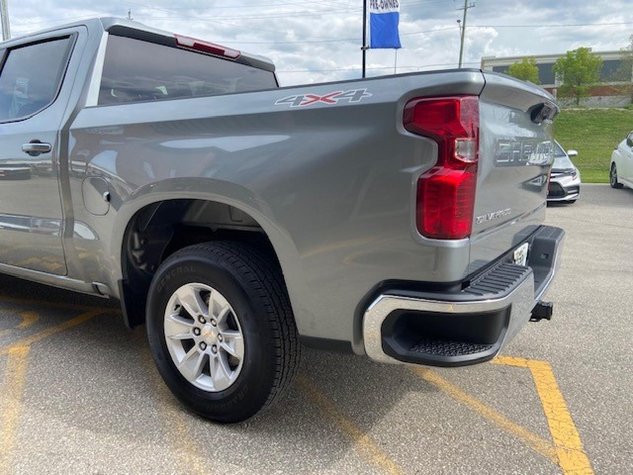 2025 Chevrolet Silverado 1500 LT 4WD Crew Cab 147 Photo2