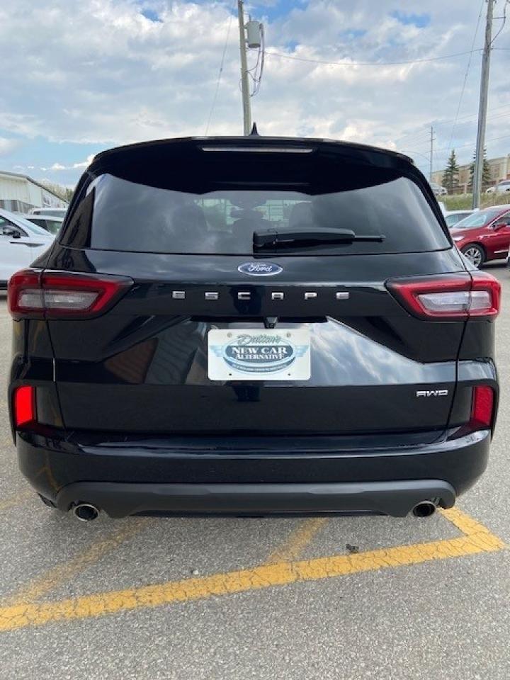 2023 Ford Escape ST-Line AWD Photo3