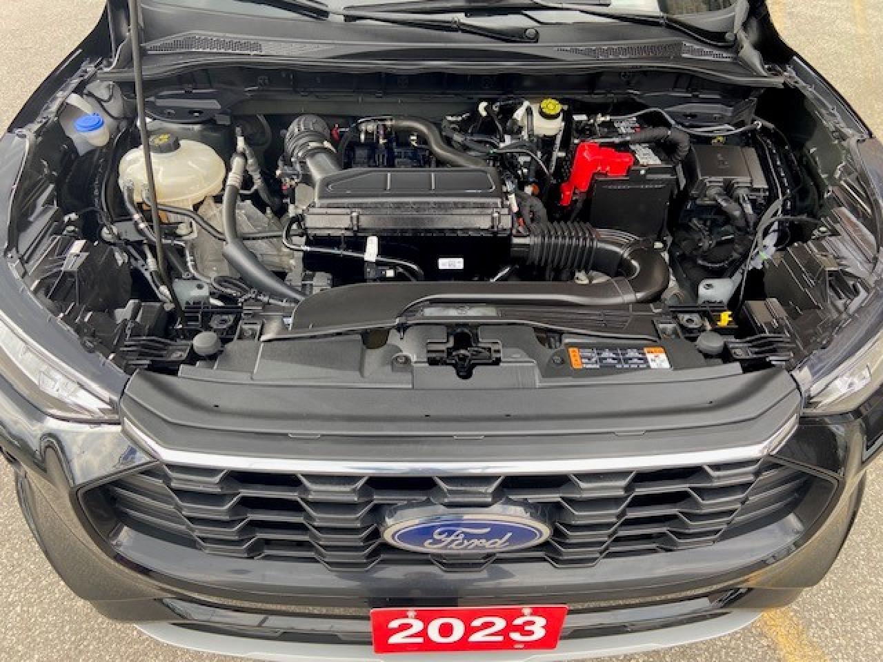 2023 Ford Escape ST-Line AWD Photo2