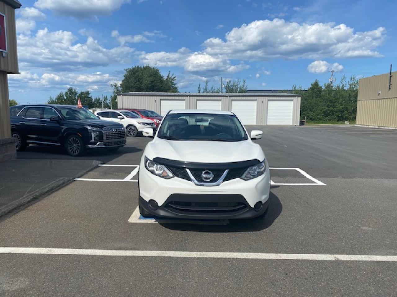 2017 Nissan Qashqai S - Photo #5