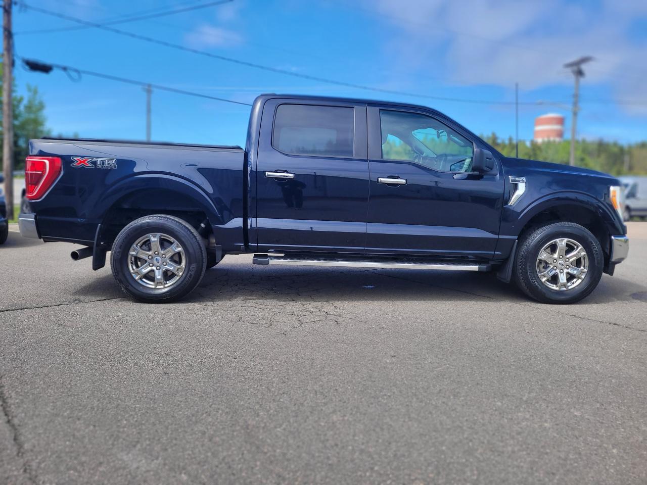 2022 Ford F-150 XLT 4WD SuperCrew 5.5' Bo Photo5