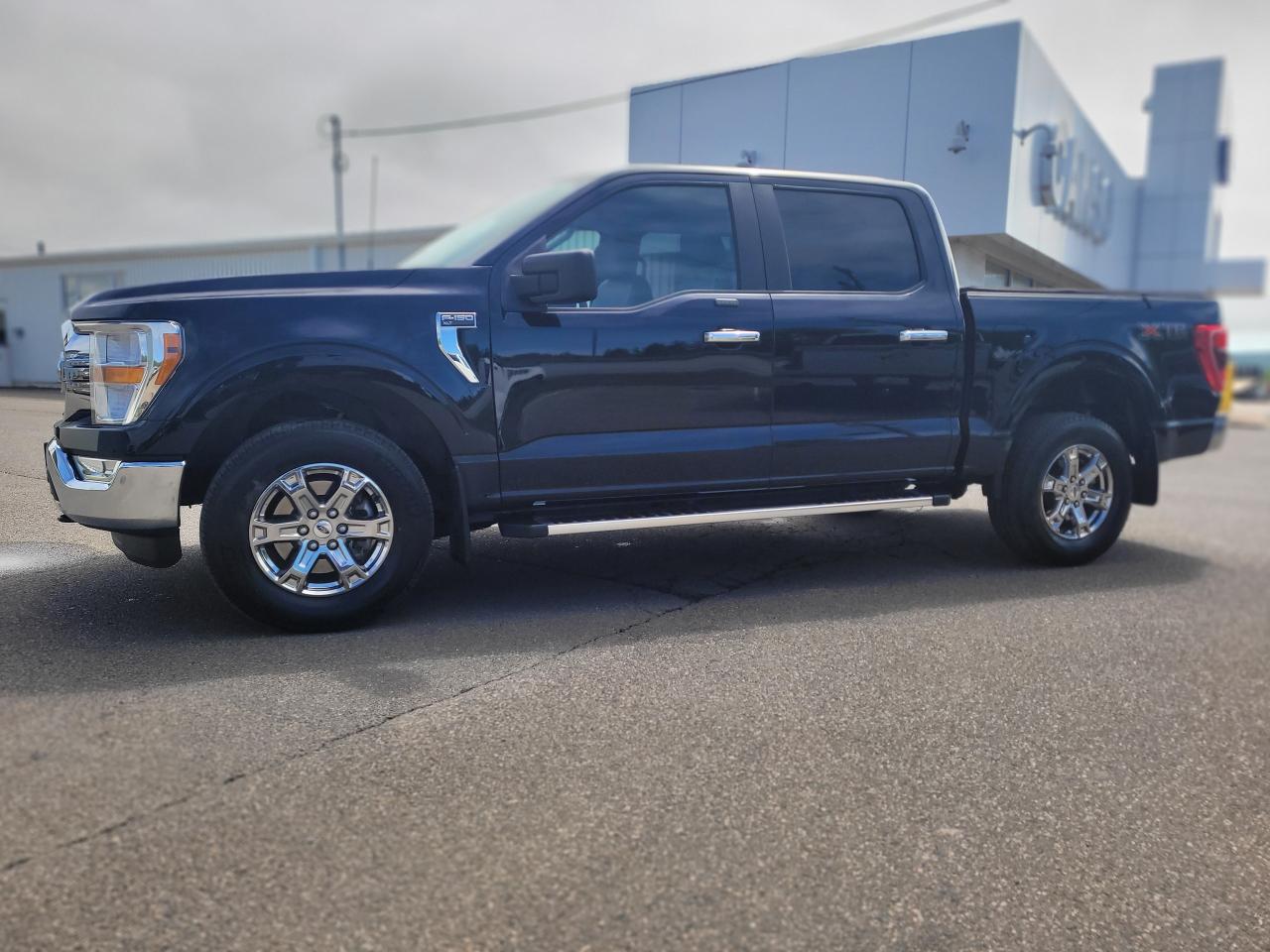 2022 Ford F-150 XLT 4WD SuperCrew 5.5' Bo Photo