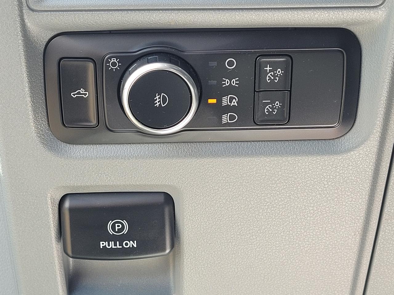 2022 Ford F-150 XLT 4WD SuperCrew 5.5' Bo Photo5