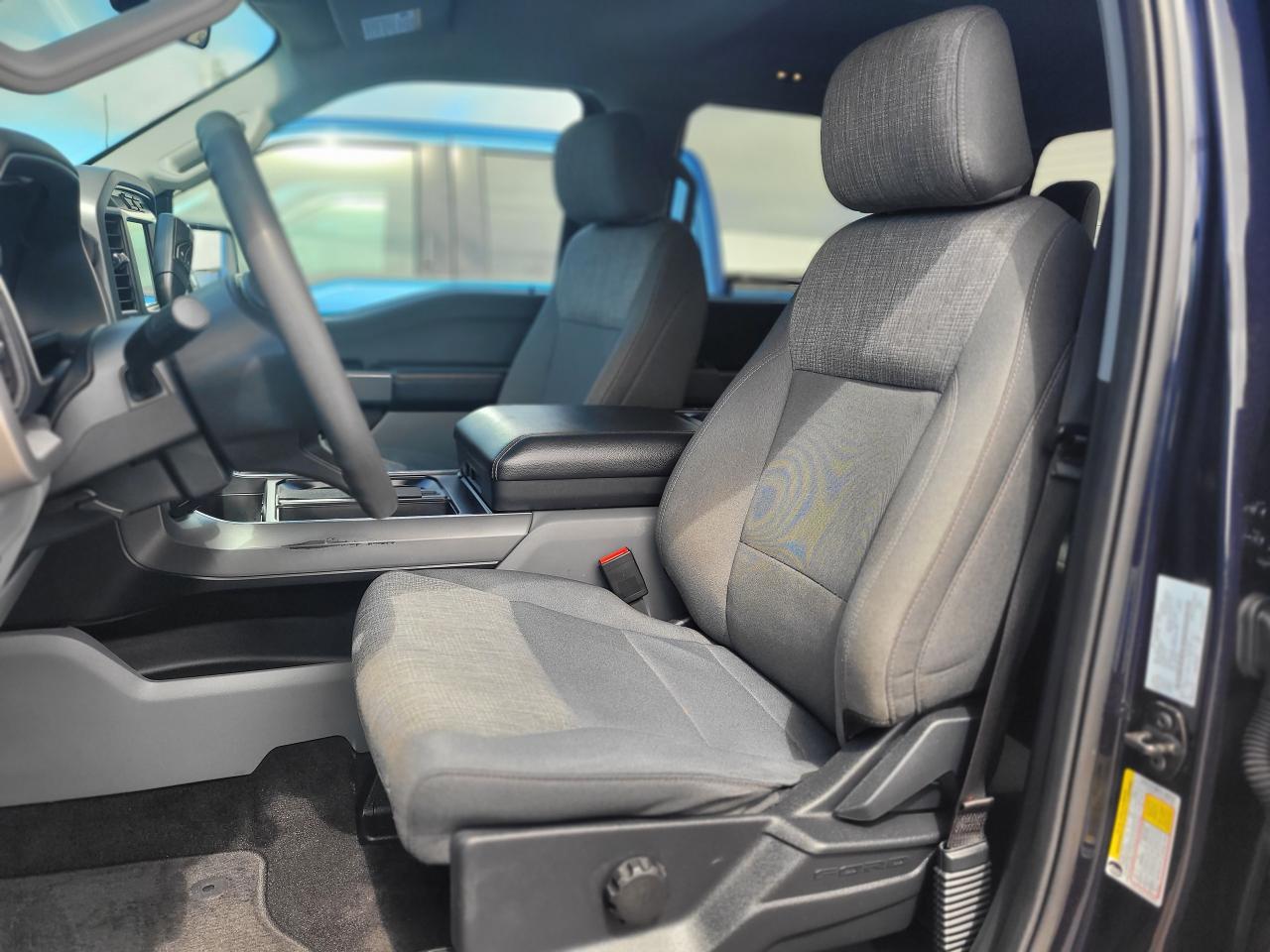 2022 Ford F-150 XLT 4WD SuperCrew 5.5' Bo Photo5