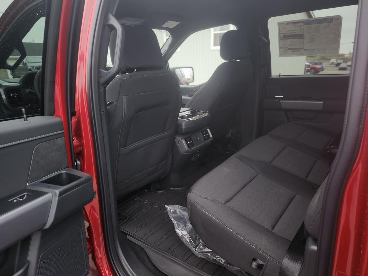 2025 Ford F-150 XLT 4WD SuperCrew 5.5' Box Photo5