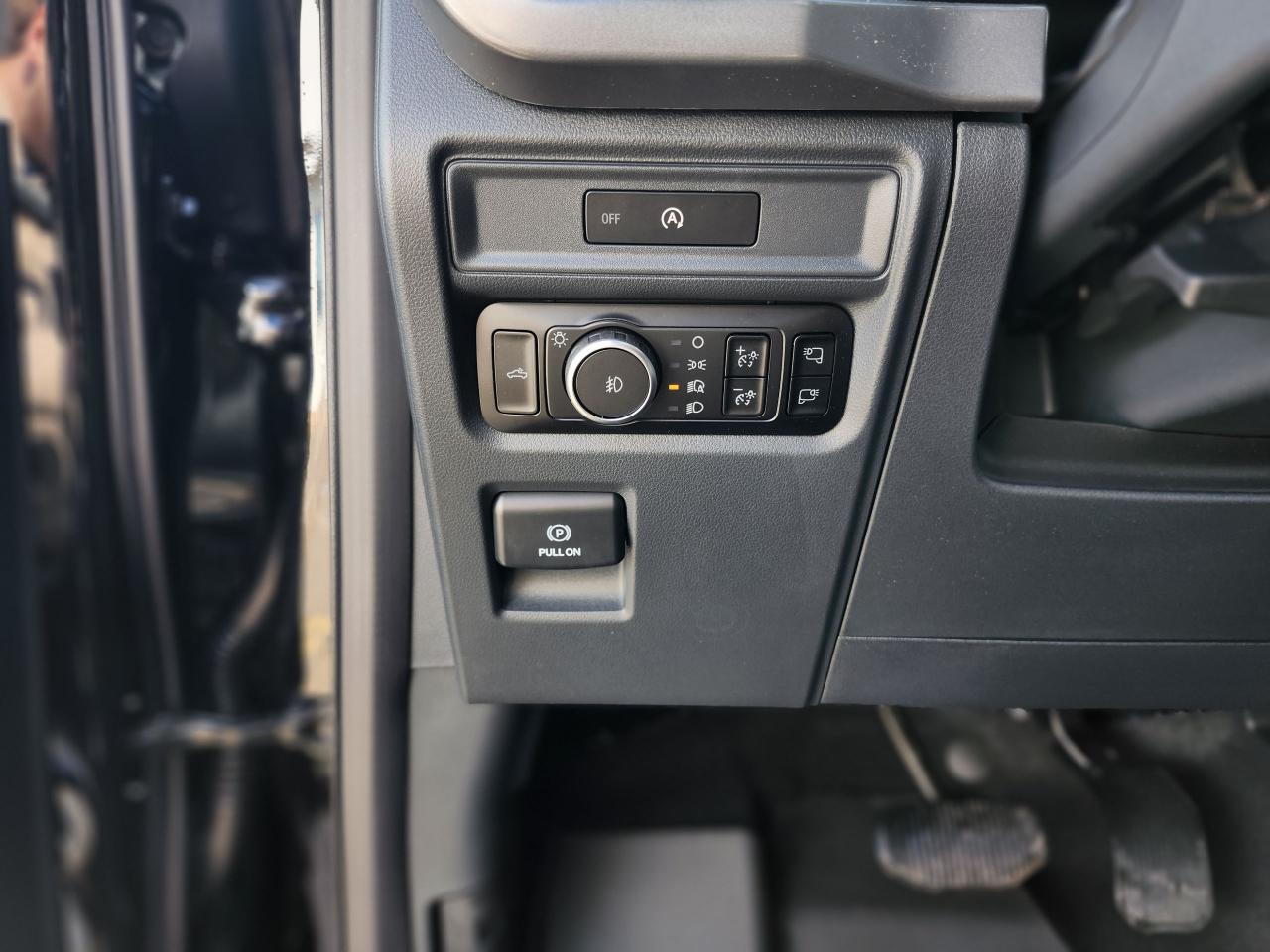 2025 Ford F-150 XLT 4WD SuperCrew 5.5' Box Photo5