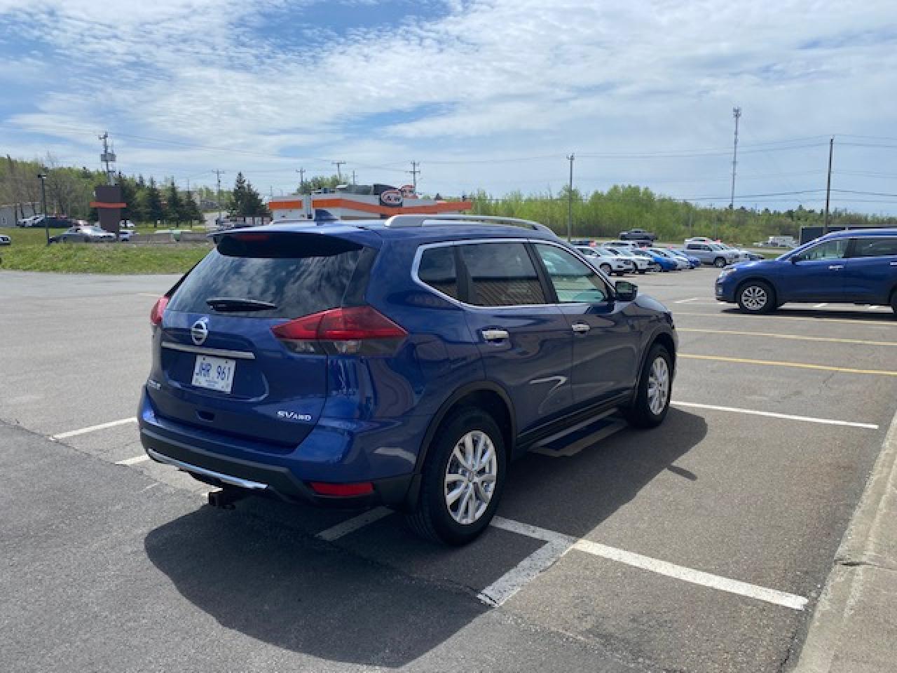 2018 Nissan Rogue AWD SV - Photo #3