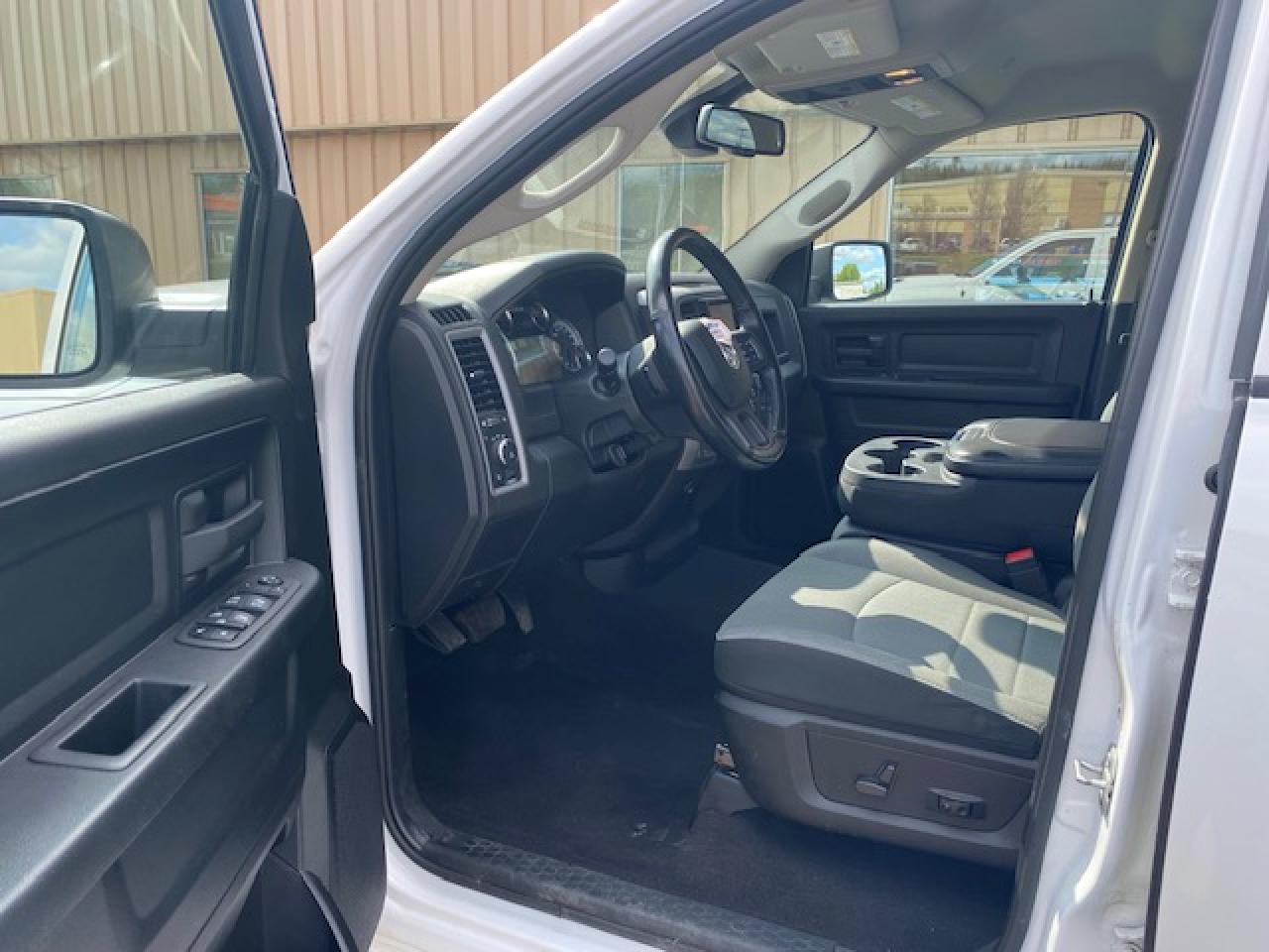 2021 RAM 1500 Classic Express 4x4 Quad Cab 6'4" Box - Photo #6