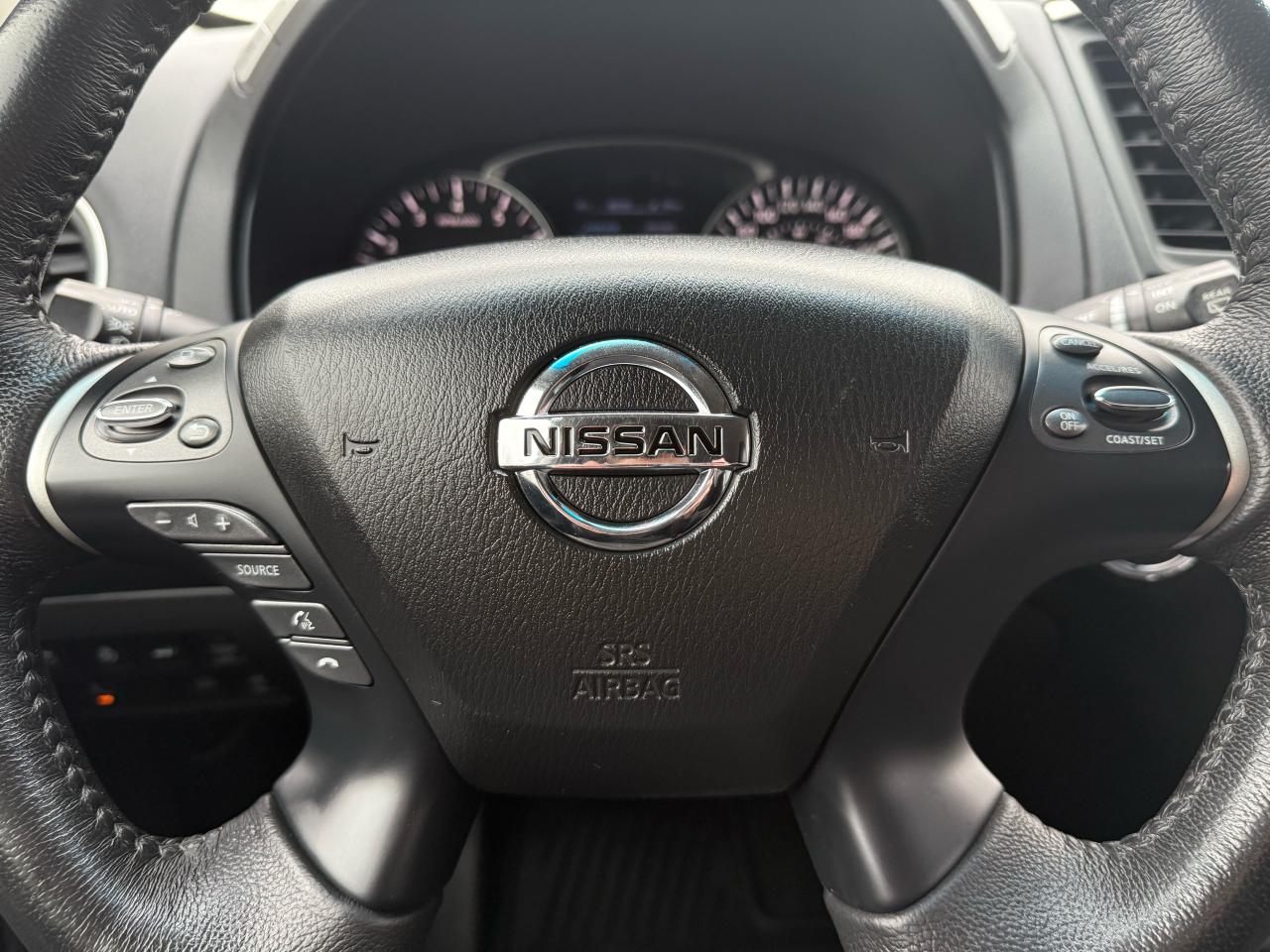 2015 Nissan Pathfinder SL | 7 Passenger | Backup Camera | Heated Seats - Photo #17