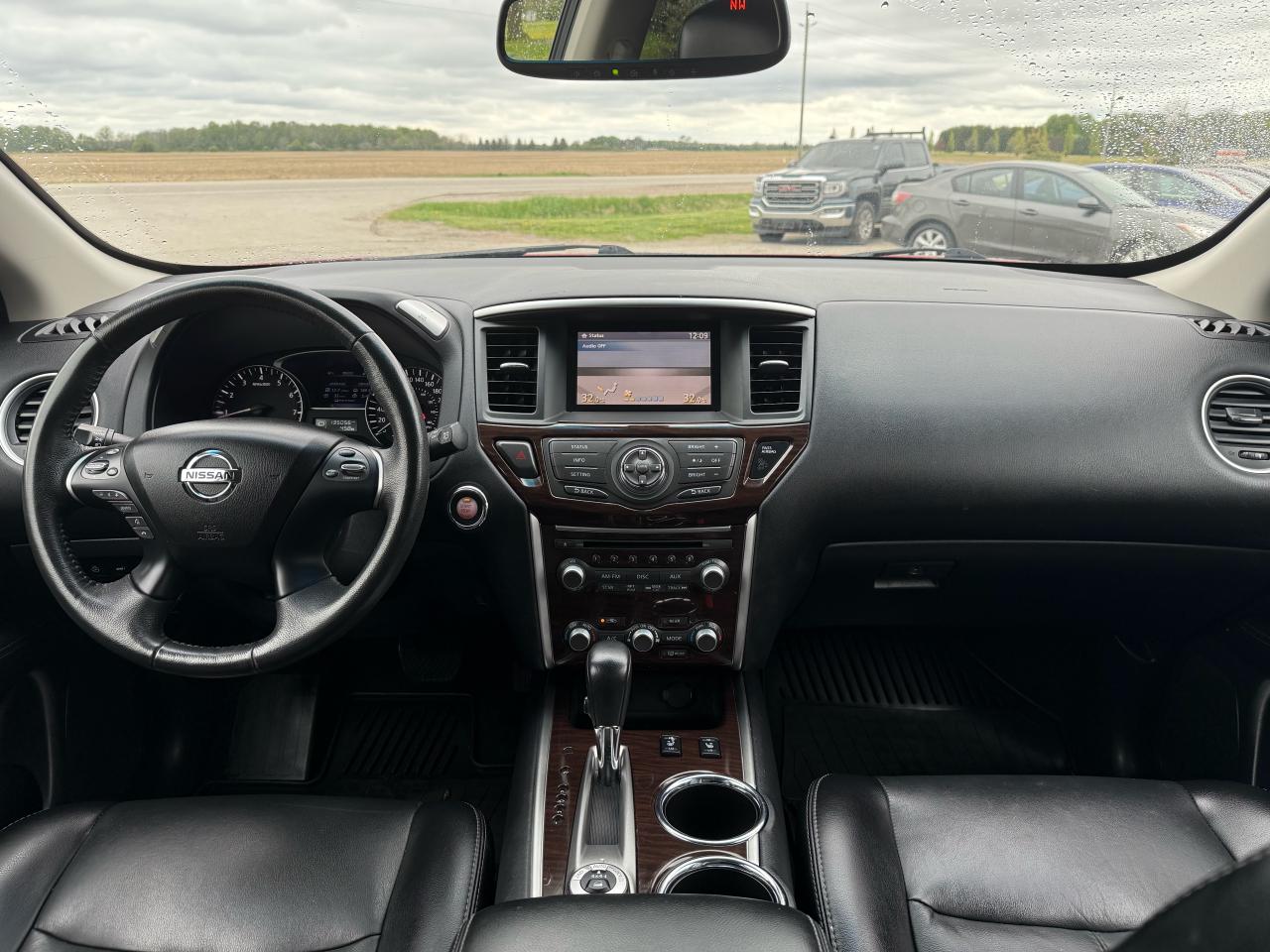 2015 Nissan Pathfinder SL | 7 Passenger | Backup Camera | Heated Seats - Photo #12