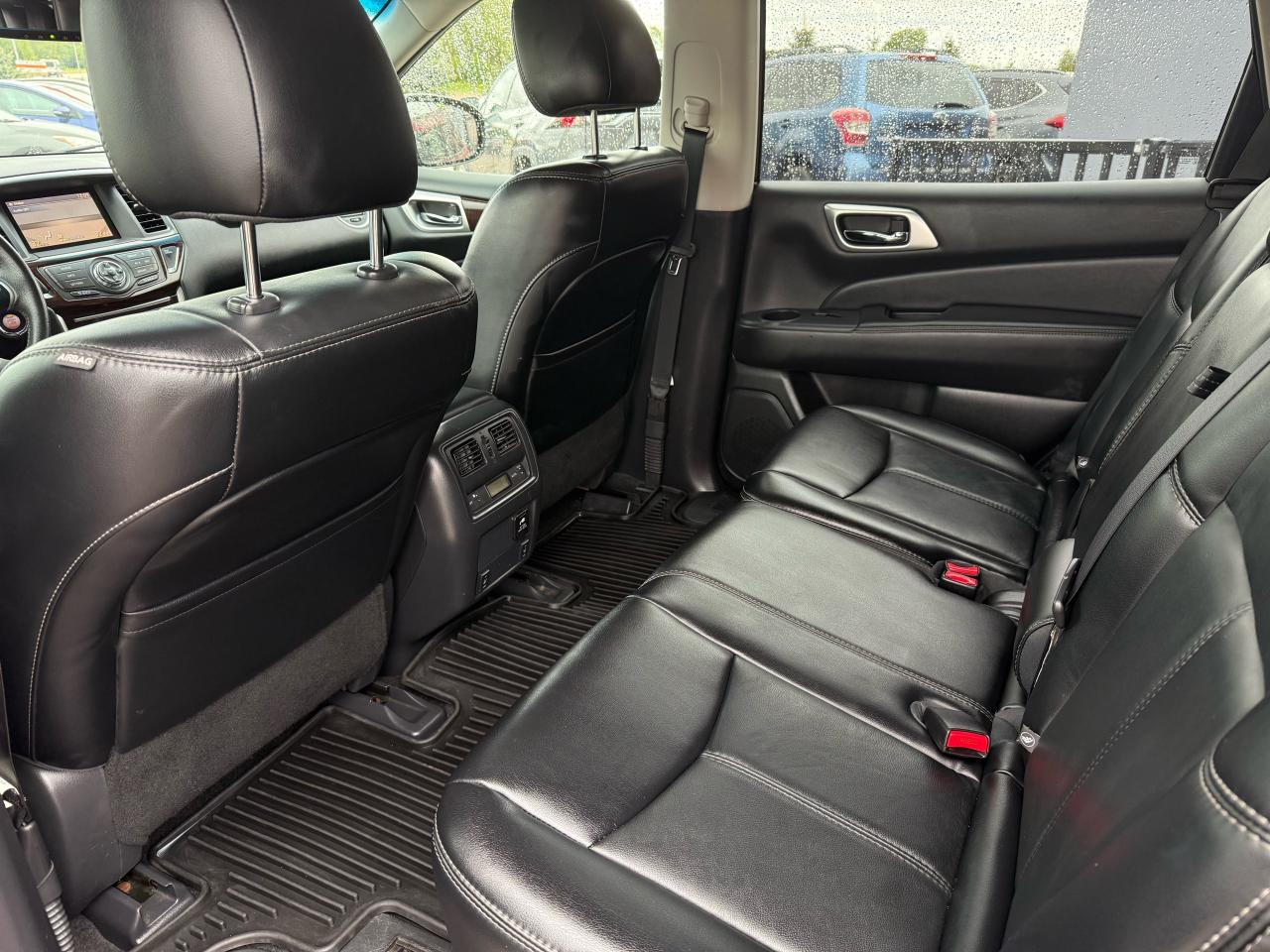 2015 Nissan Pathfinder SL | 7 Passenger | Backup Camera | Heated Seats - Photo #10