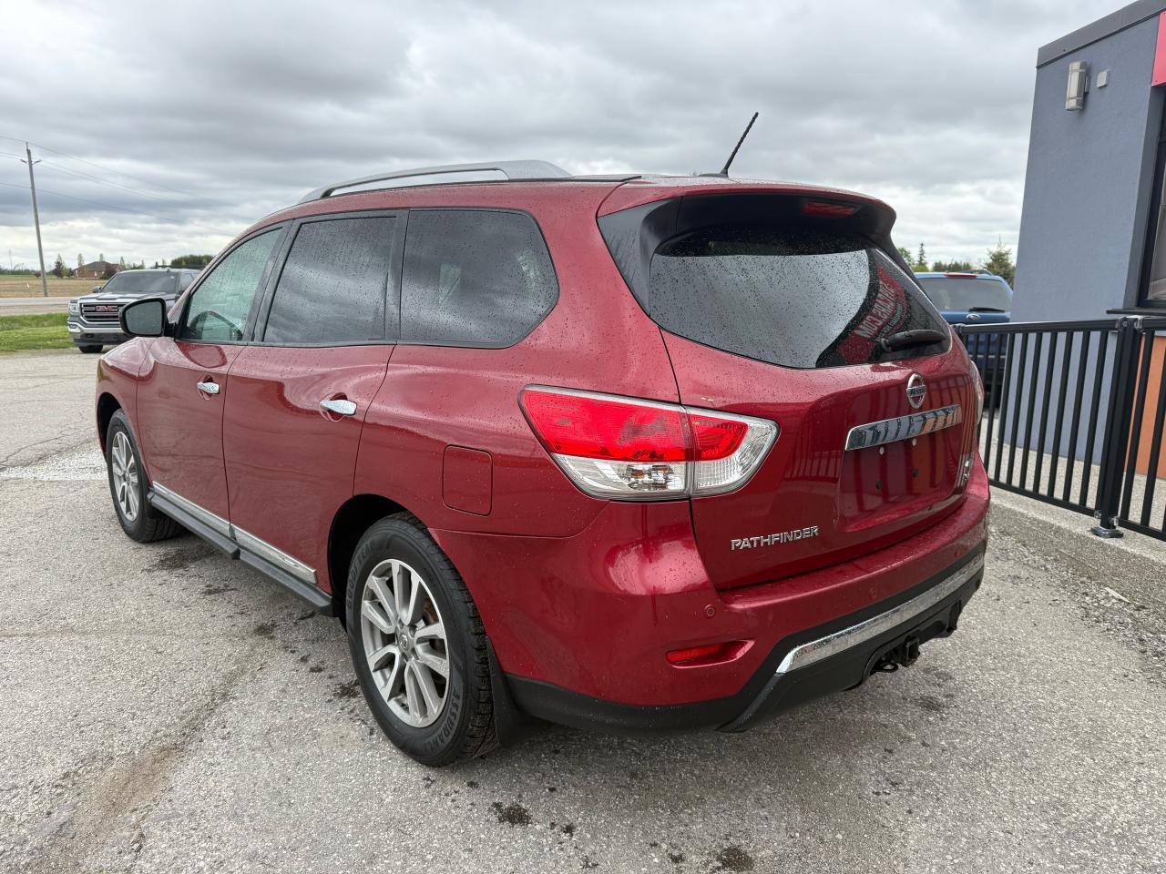 2015 Nissan Pathfinder SL | 7 Passenger | Backup Camera | Heated Seats - Photo #3