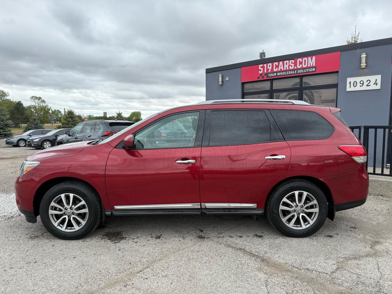 2015 Nissan Pathfinder SL | 7 Passenger | Backup Camera | Heated Seats - Photo #2