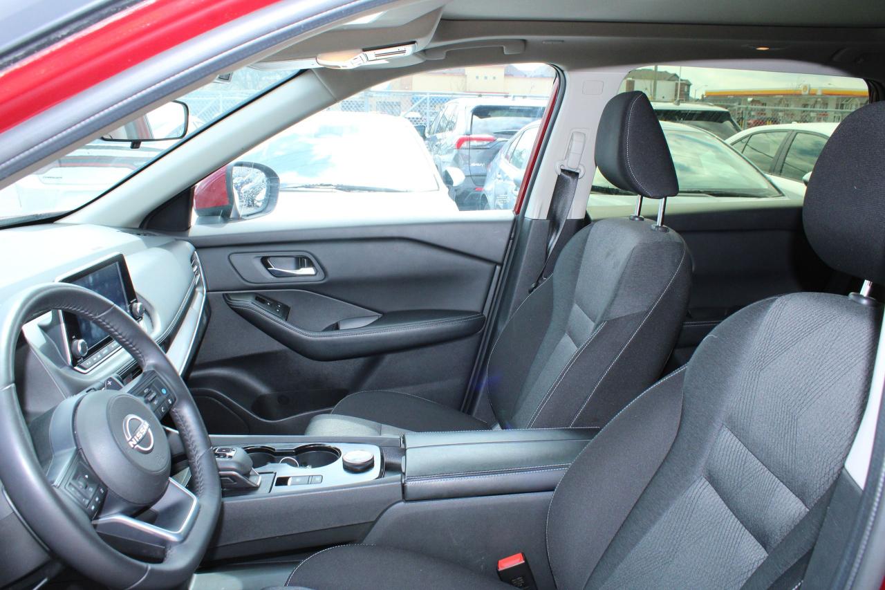 2024 Nissan Rogue SV MOONROOF - Photo #11
