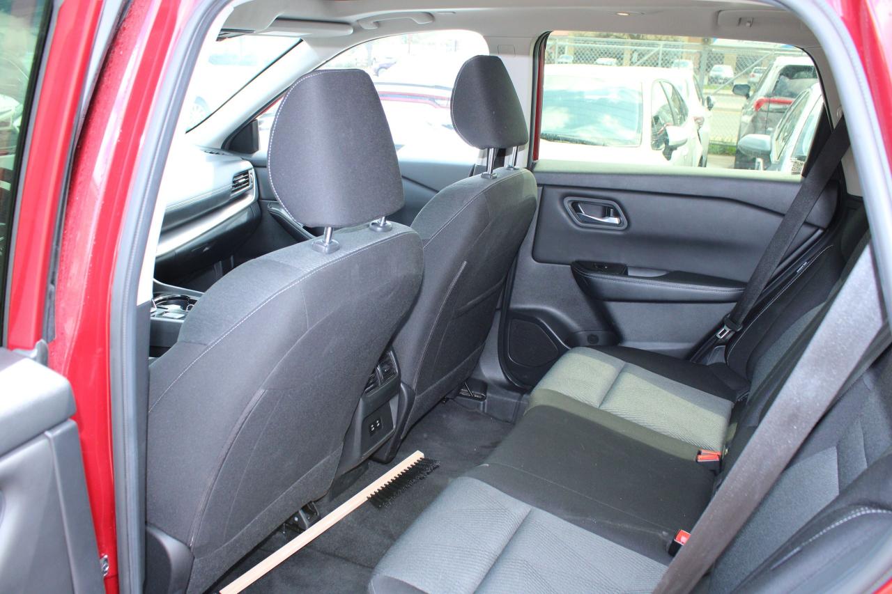 2024 Nissan Rogue SV MOONROOF - Photo #19