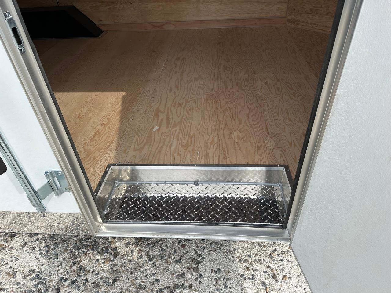 2025 Agassiz Trailer 8.5 x 16 Agassiz Barn Door Photo5