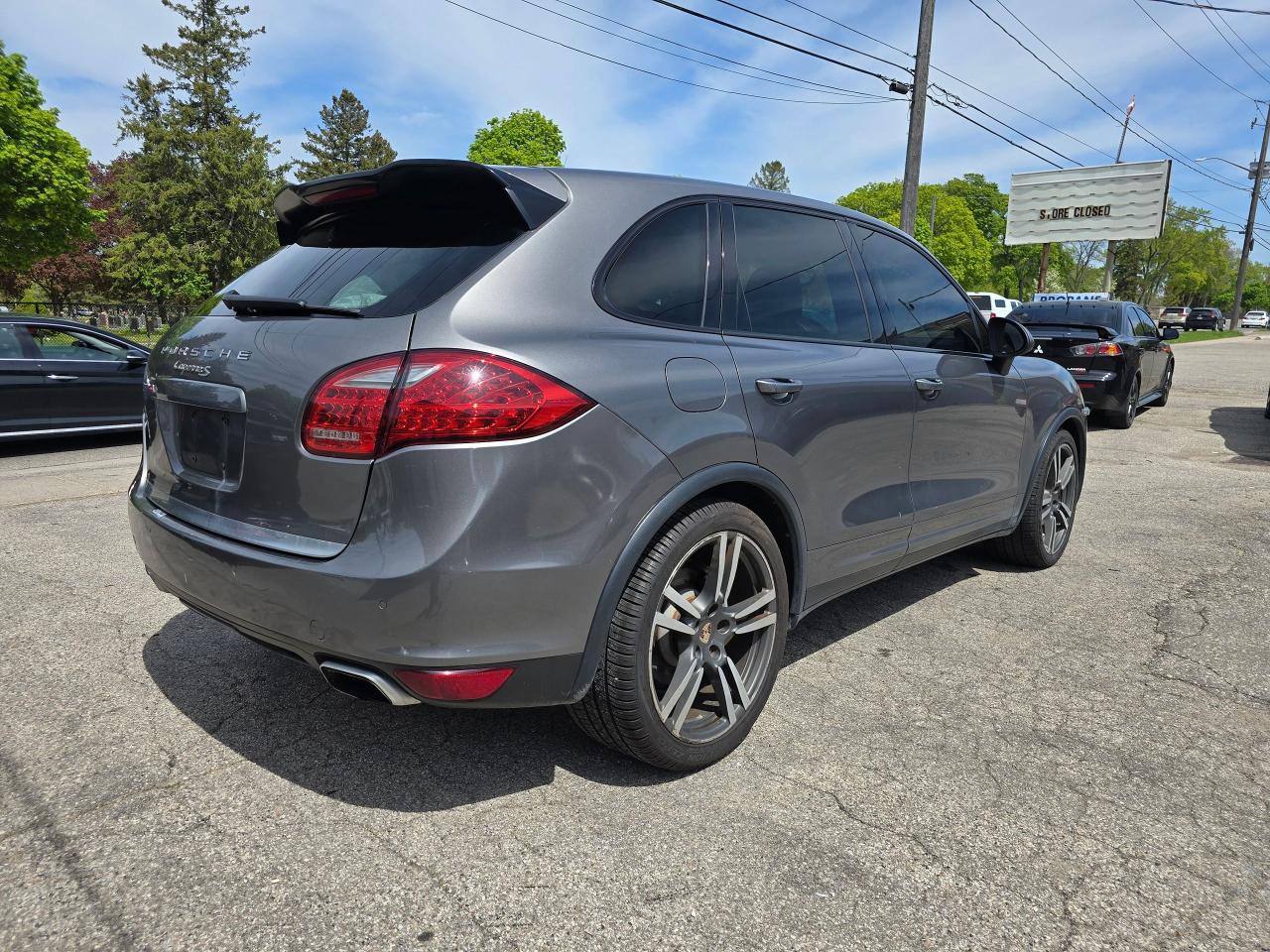 2012 Porsche Cayenne S - Photo #16