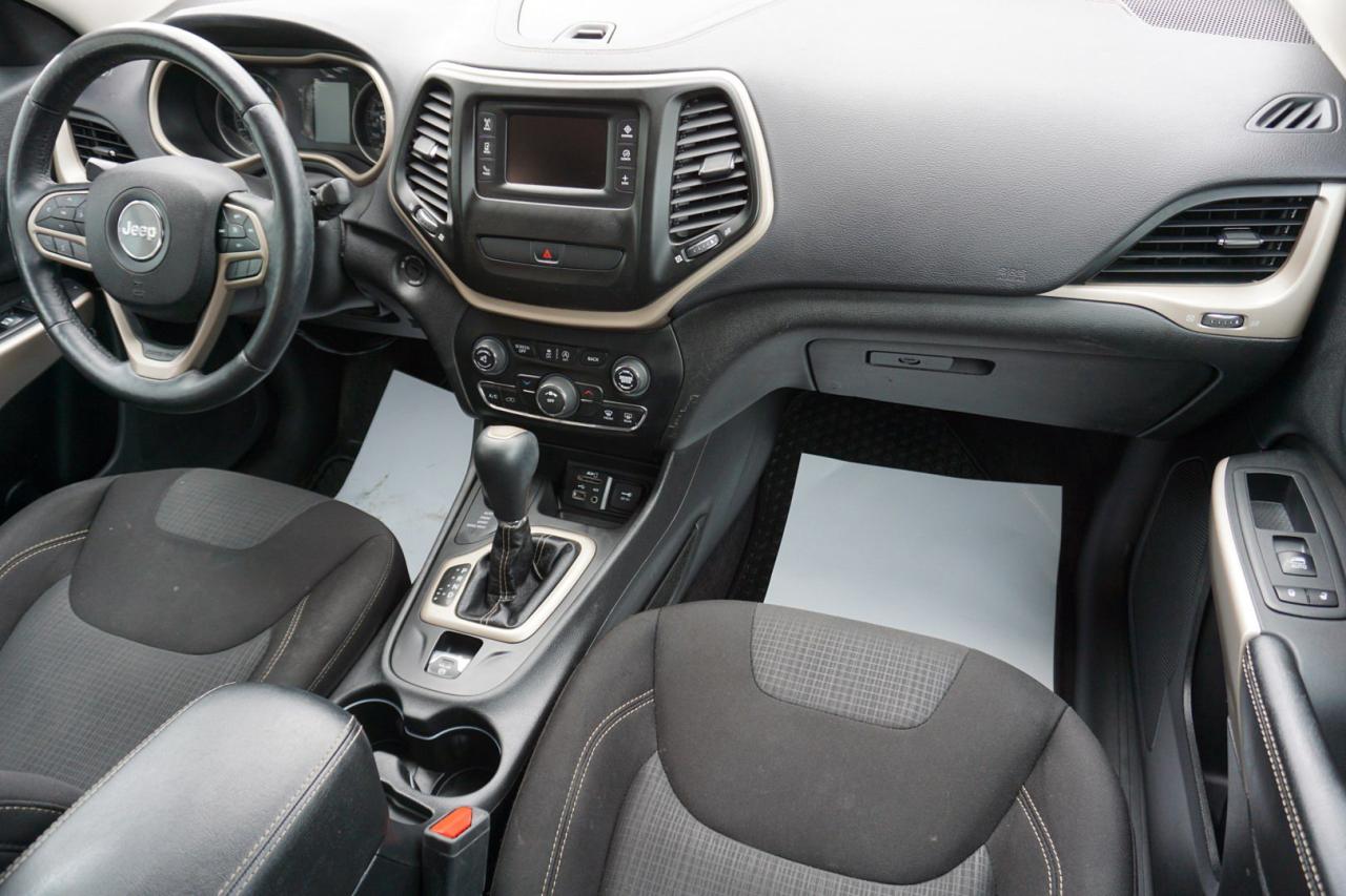 2017 Jeep Cherokee 3.2L V6 NORTH 4WD CERTIFIED *ACCIDENT FREE* CAMERA BLUETOOTH CRUISE ALLOYS - Photo #13