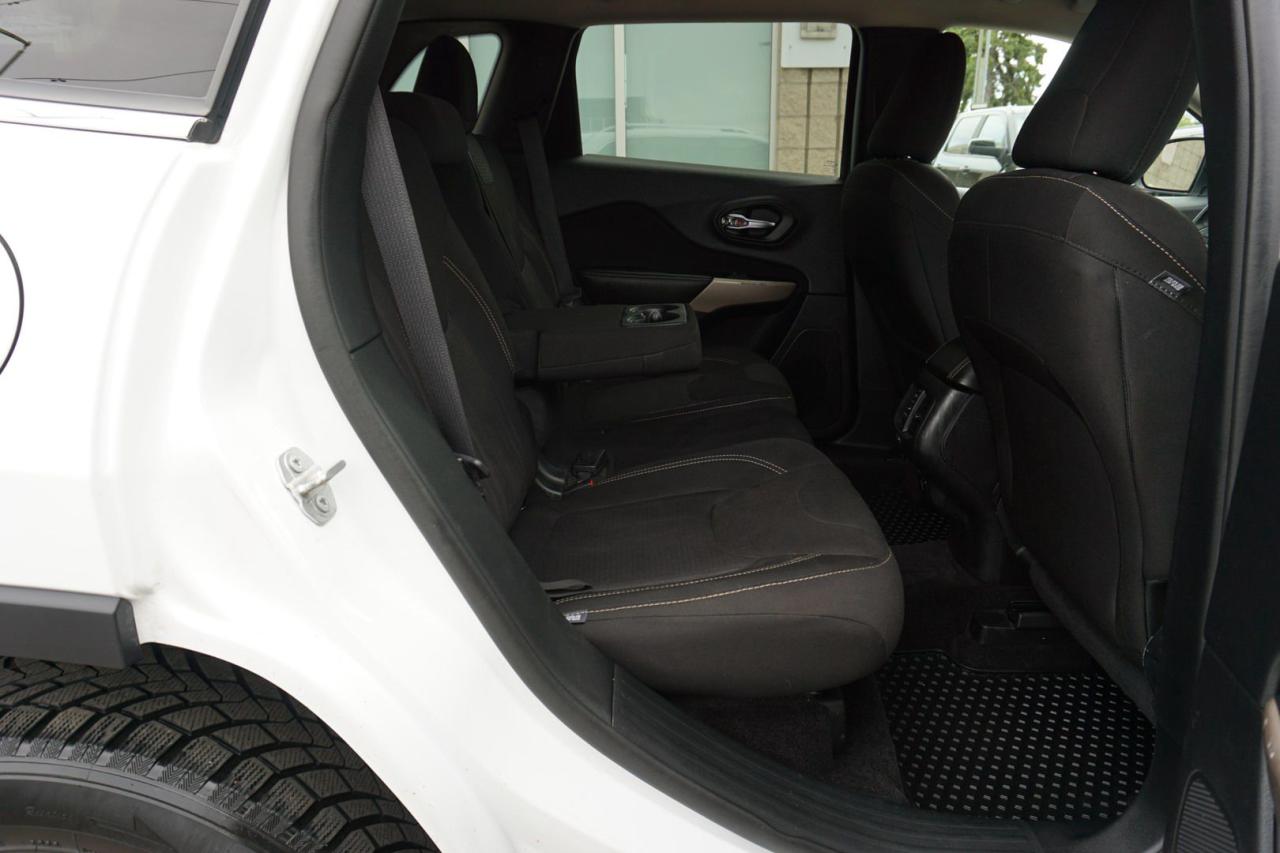 2017 Jeep Cherokee 3.2L V6 NORTH 4WD CERTIFIED *ACCIDENT FREE* CAMERA BLUETOOTH CRUISE ALLOYS - Photo #17
